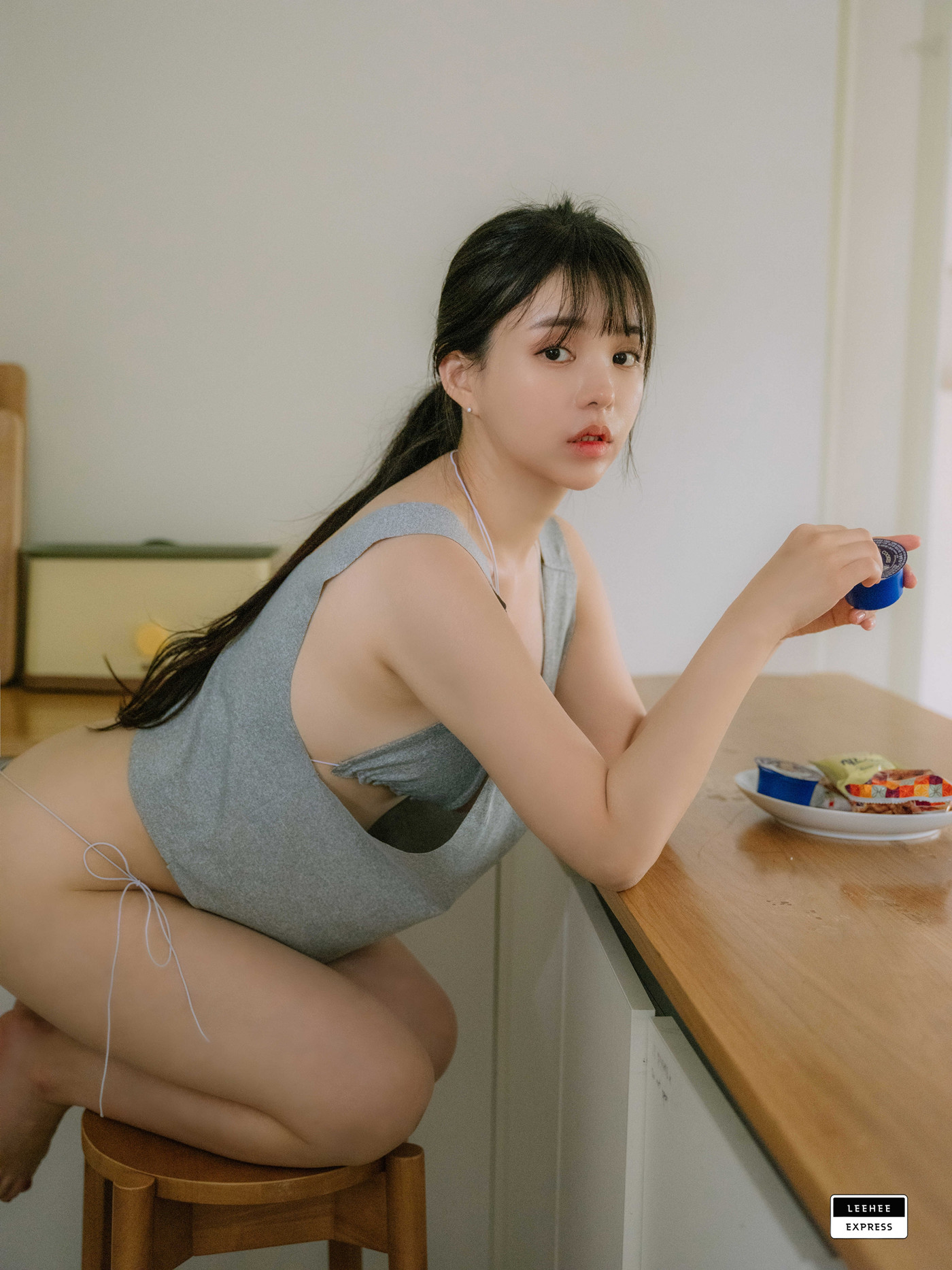 Yuri 유리, LEEHEE EXPRESS LEND-037 Set.01
