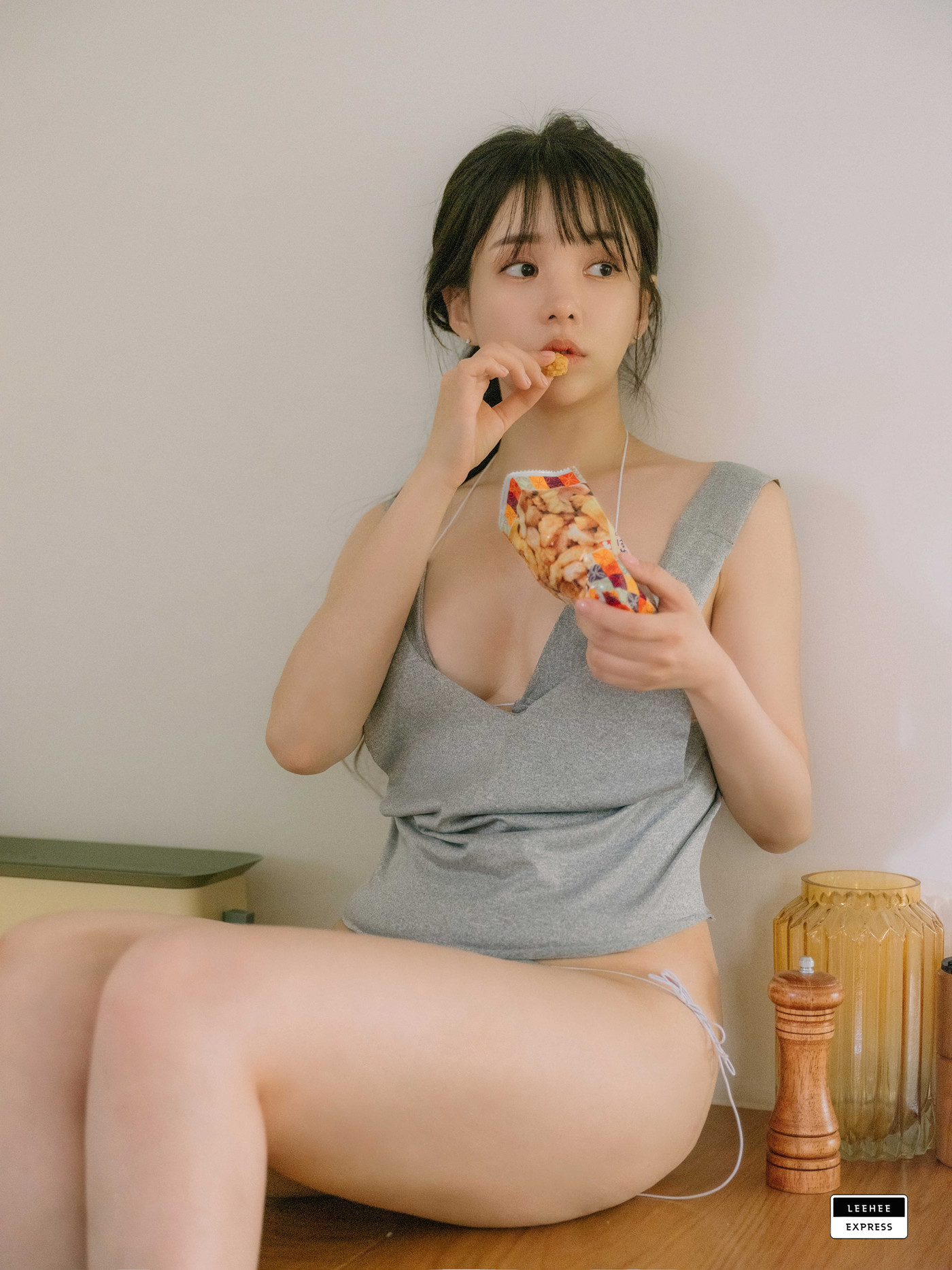 Yuri 유리, LEEHEE EXPRESS LEND-037 Set.01