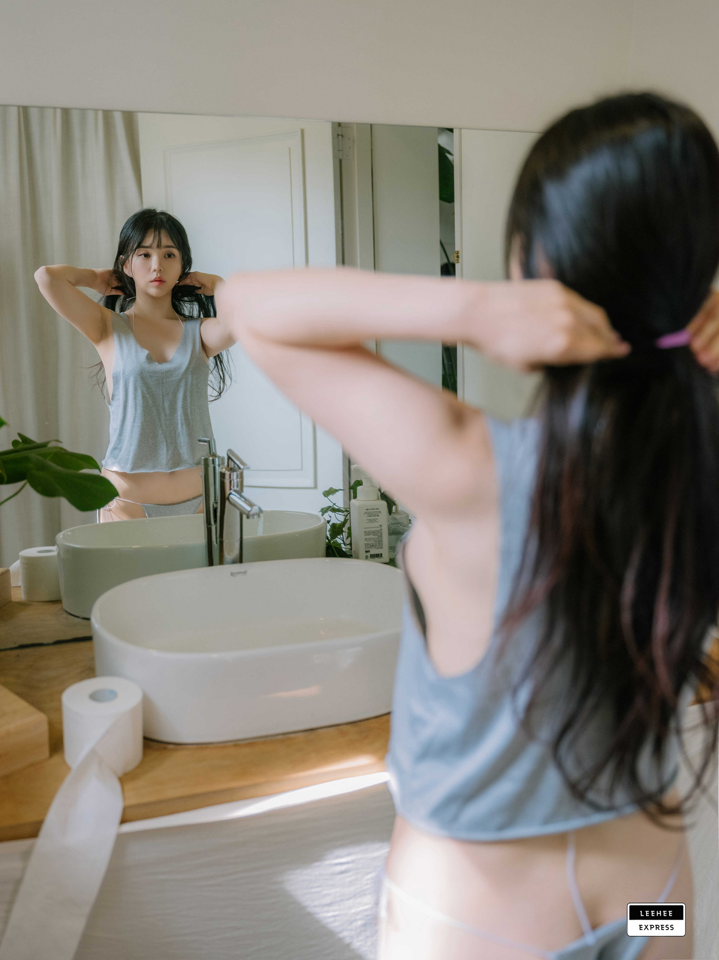 Yuri 유리, LEEHEE EXPRESS LEND-037 Set.01