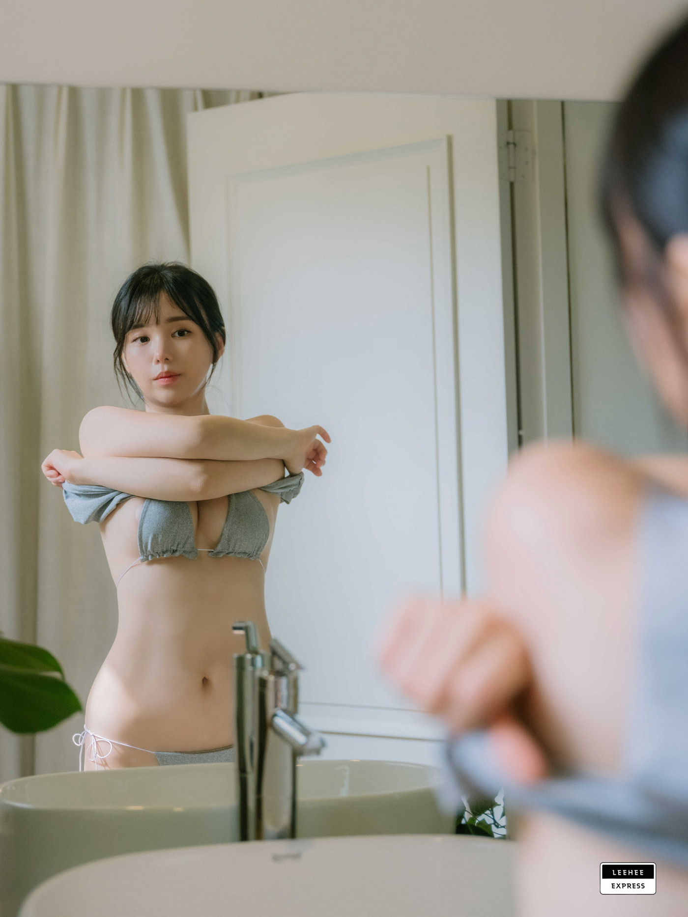 Yuri 유리, LEEHEE EXPRESS LEND-037 Set.01
