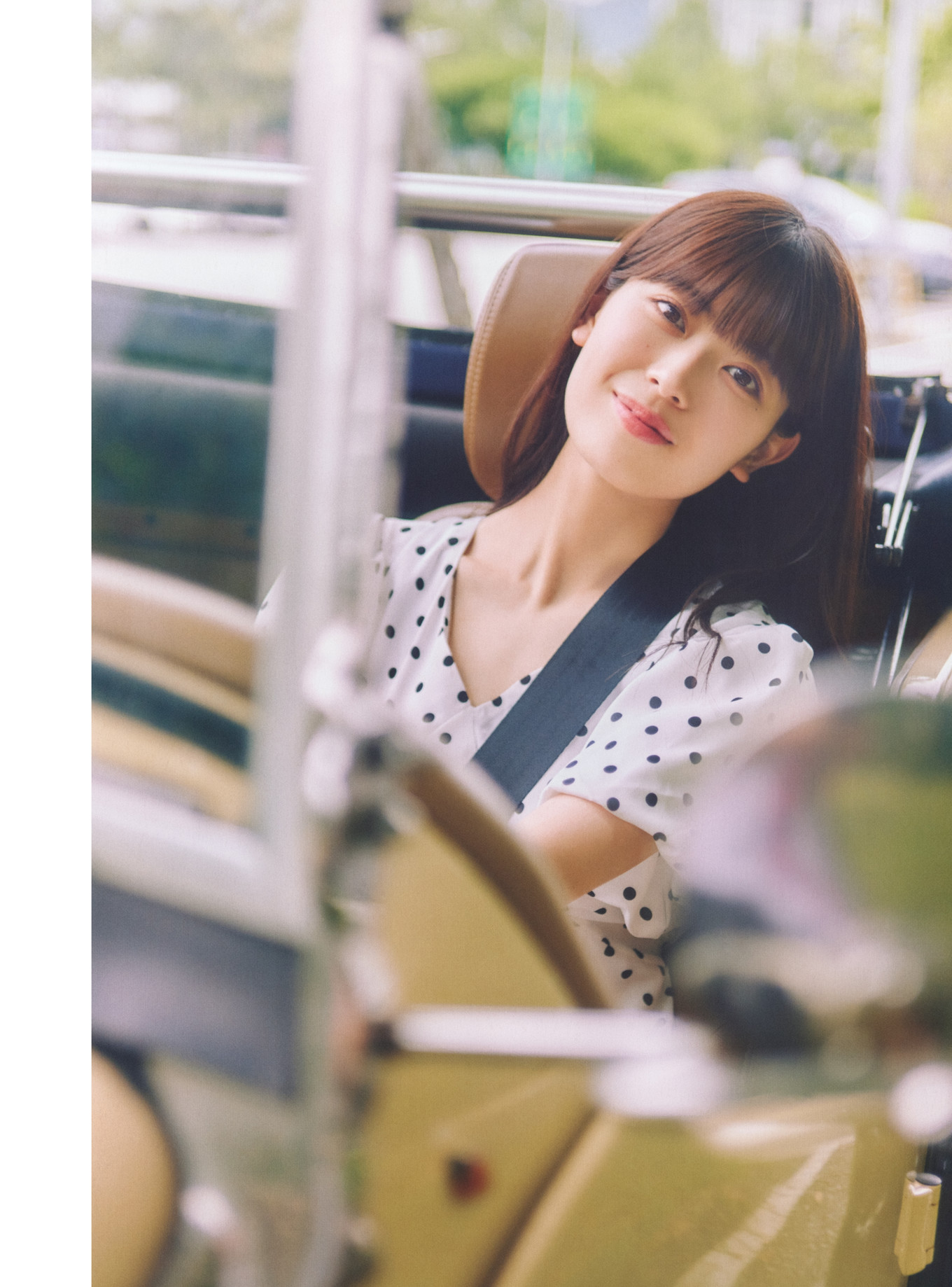 Renka Iwamoto 岩本蓮加, 1st写真集 「いたずらな風」 Set.04