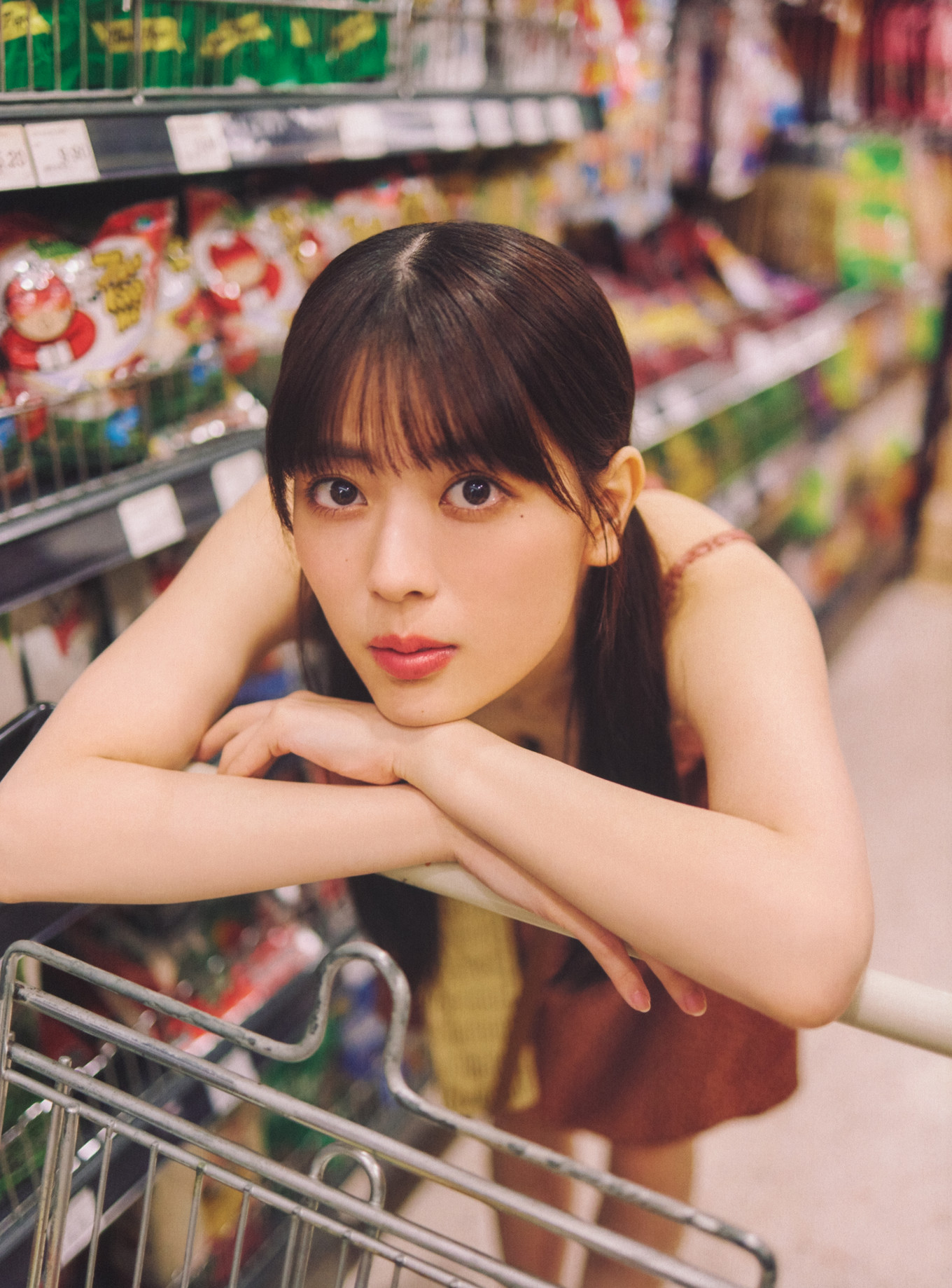 Renka Iwamoto 岩本蓮加, 1st写真集 「いたずらな風」 Set.04