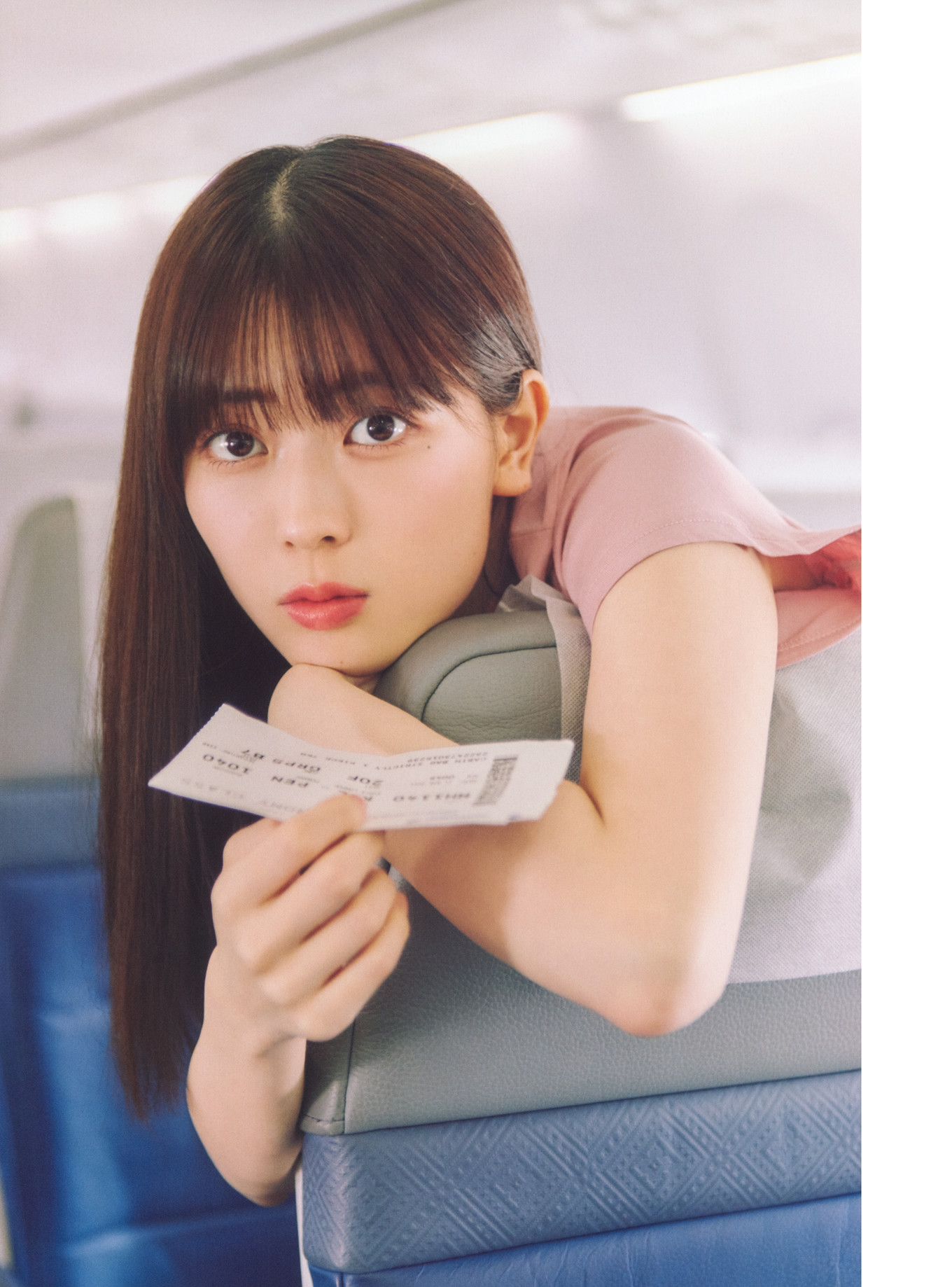 Renka Iwamoto 岩本蓮加, 1st写真集 「いたずらな風」 Set.04