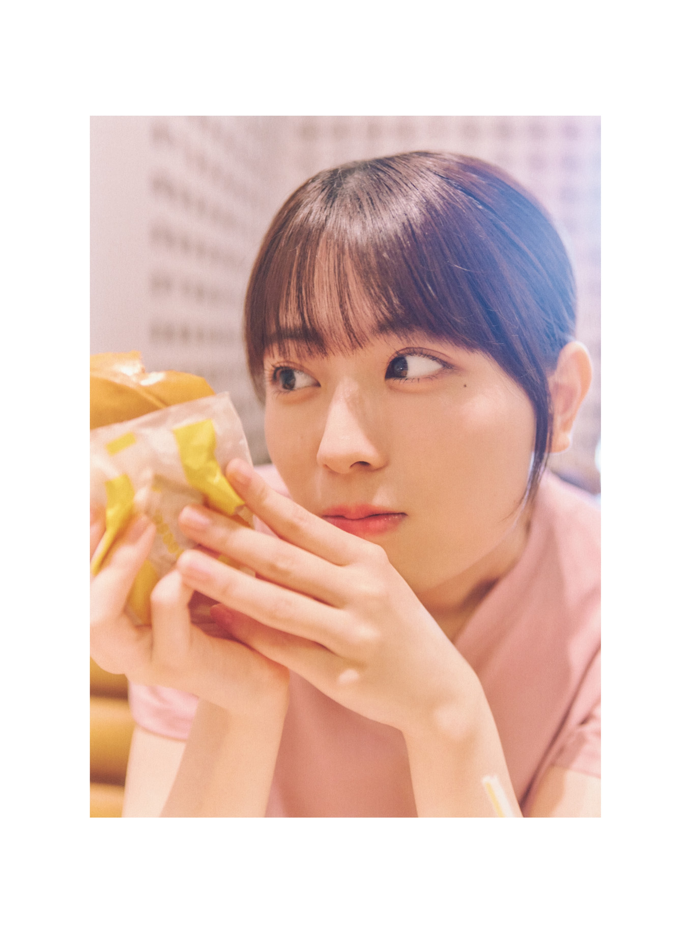 Renka Iwamoto 岩本蓮加, 1st写真集 「いたずらな風」 Set.04