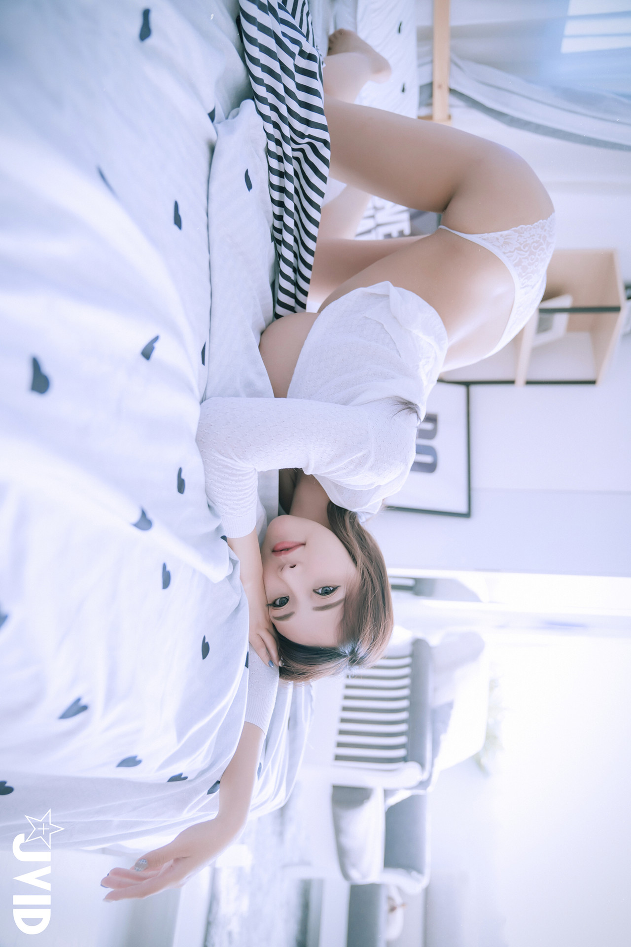 JVID Lele 樂樂 美巨乳樂樂最新力作，性感晨光，等你一起來滾床 Set.01
