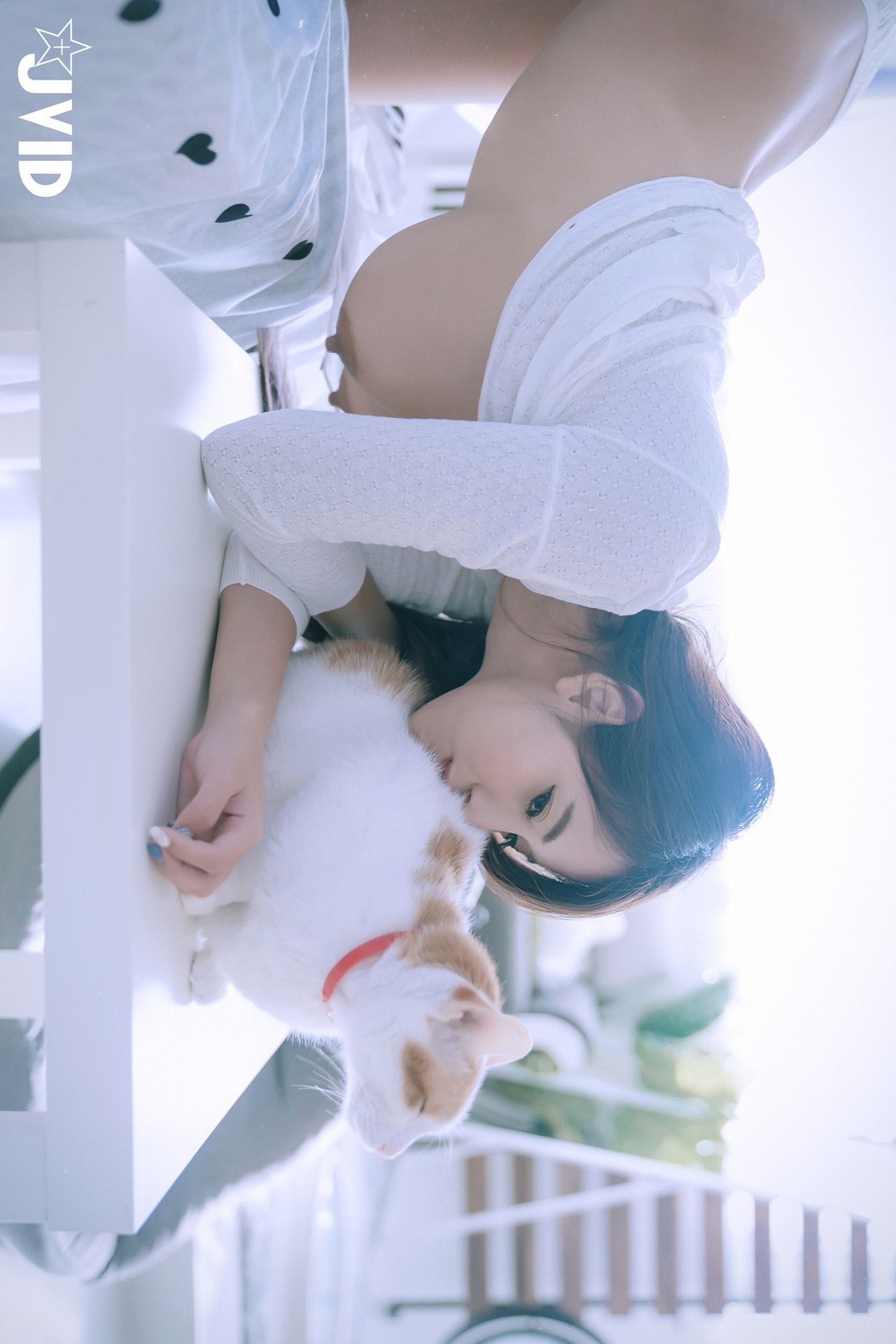 JVID Lele 樂樂 美巨乳樂樂最新力作，性感晨光，等你一起來滾床 Set.01