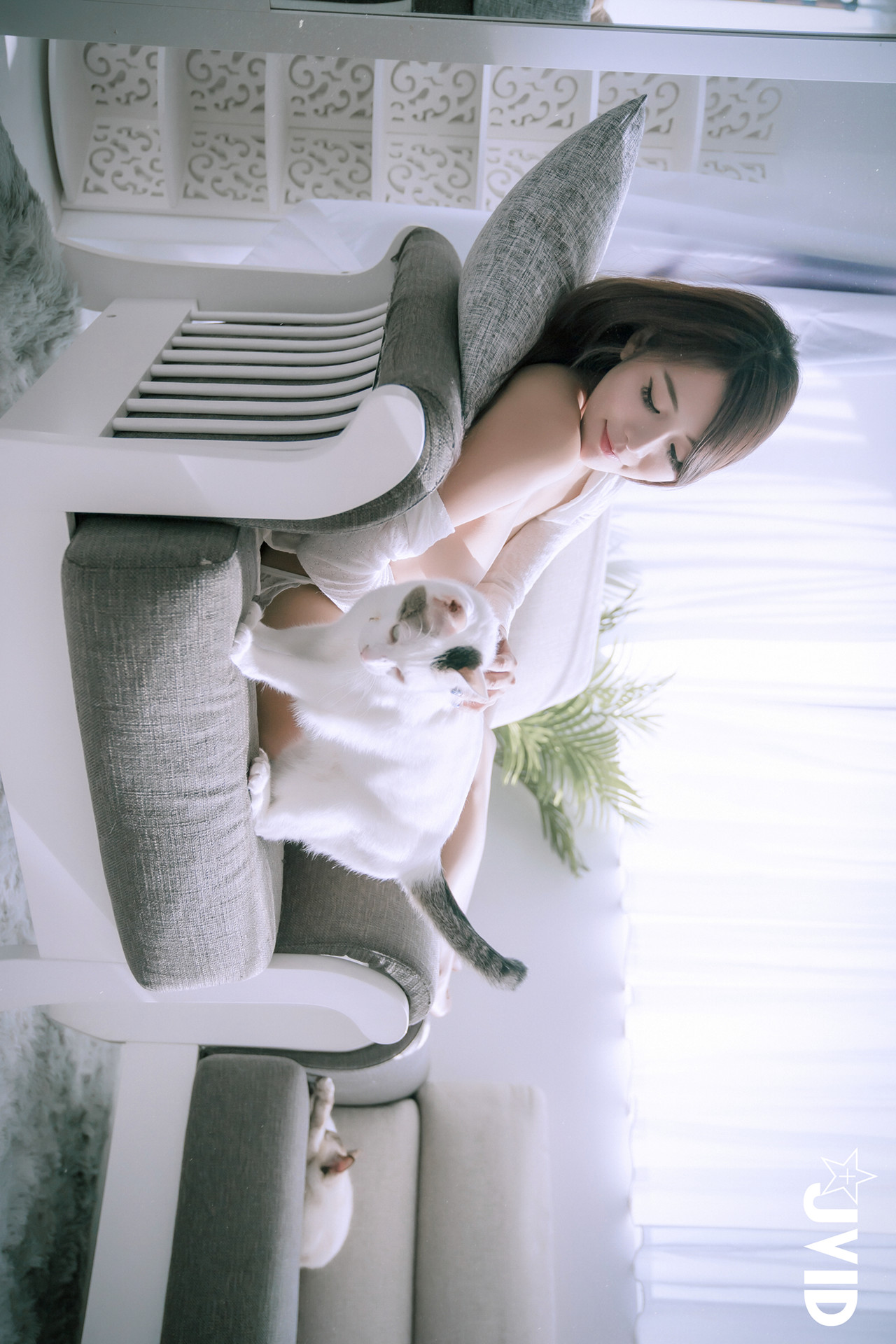 JVID Lele 樂樂 美巨乳樂樂最新力作，性感晨光，等你一起來滾床 Set.01