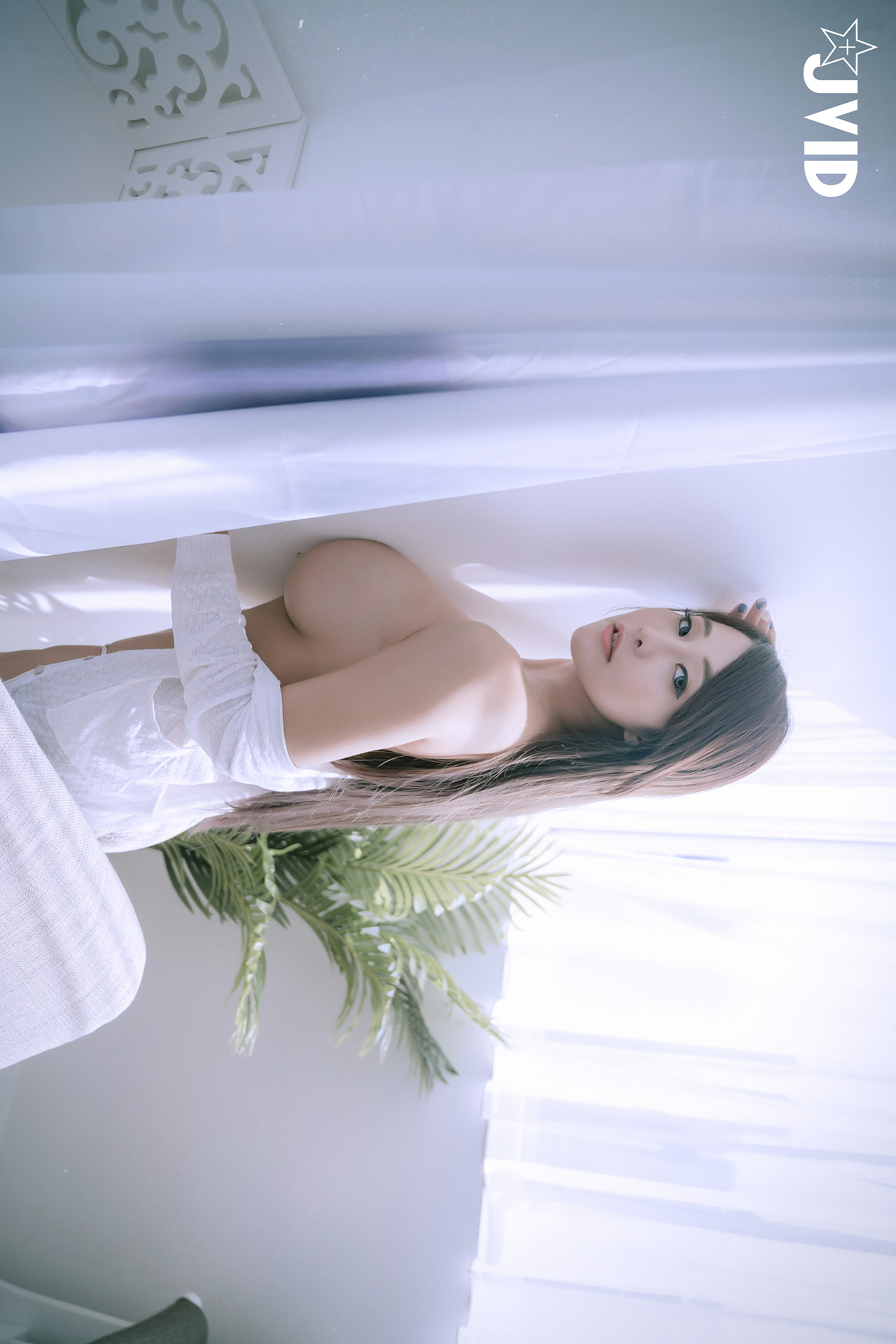 JVID Lele 樂樂 美巨乳樂樂最新力作，性感晨光，等你一起來滾床 Set.01