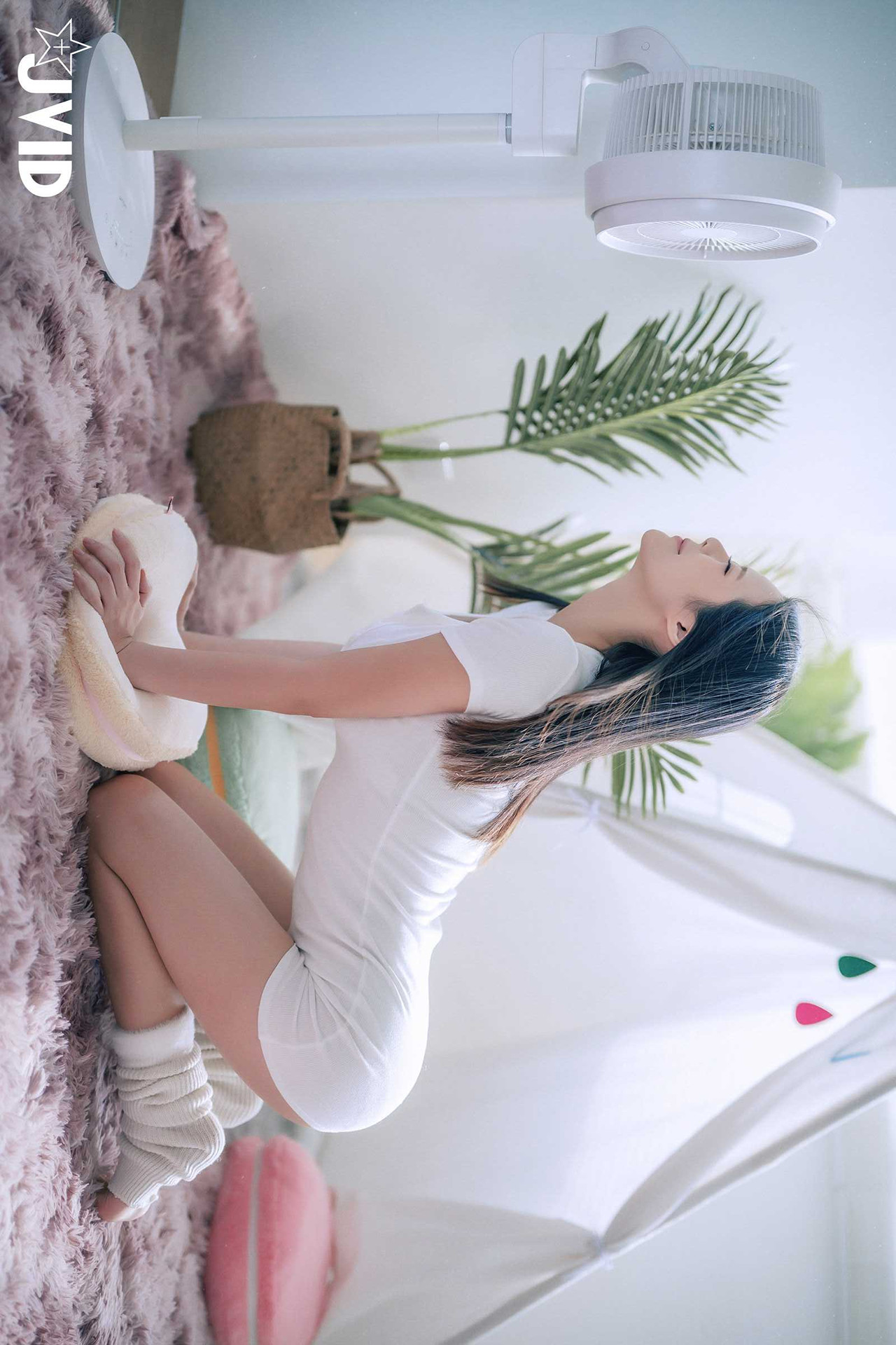 JVID 謝夏天 近60萬粉絲的巨乳網紅直播主脫了🔥🔥🔥首次挑戰性感寫真❤️大秀超美G奶❤️ Set.02