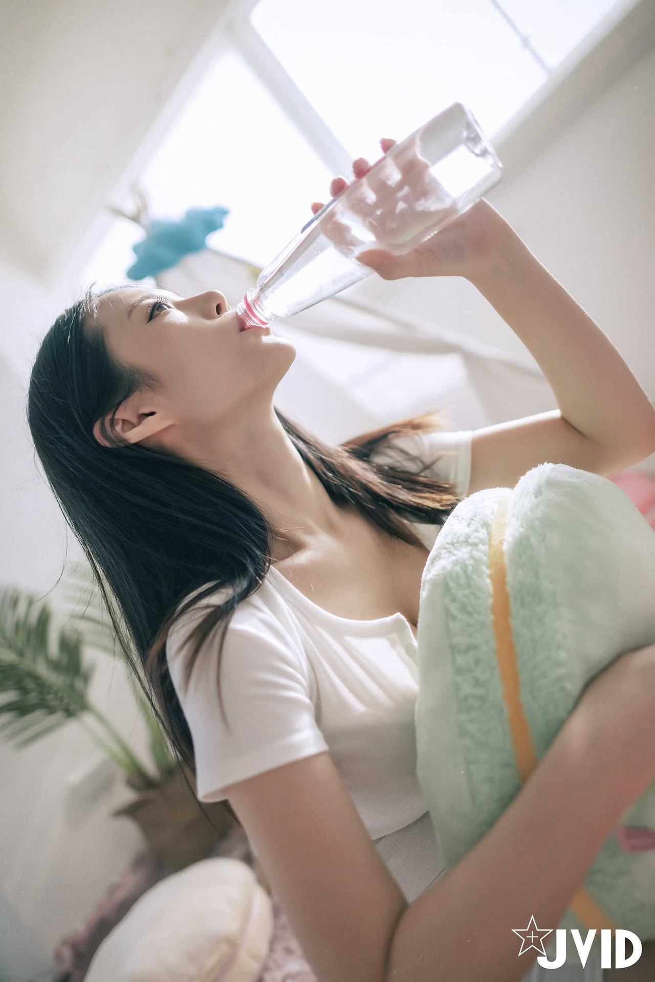 JVID 謝夏天 近60萬粉絲的巨乳網紅直播主脫了🔥🔥🔥首次挑戰性感寫真❤️大秀超美G奶❤️ Set.02