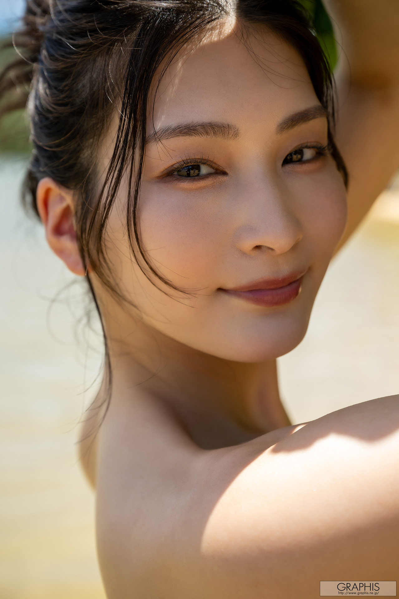 Suzu Honjo 本庄鈴, Graphis Gals 「Devine」 Vol.06