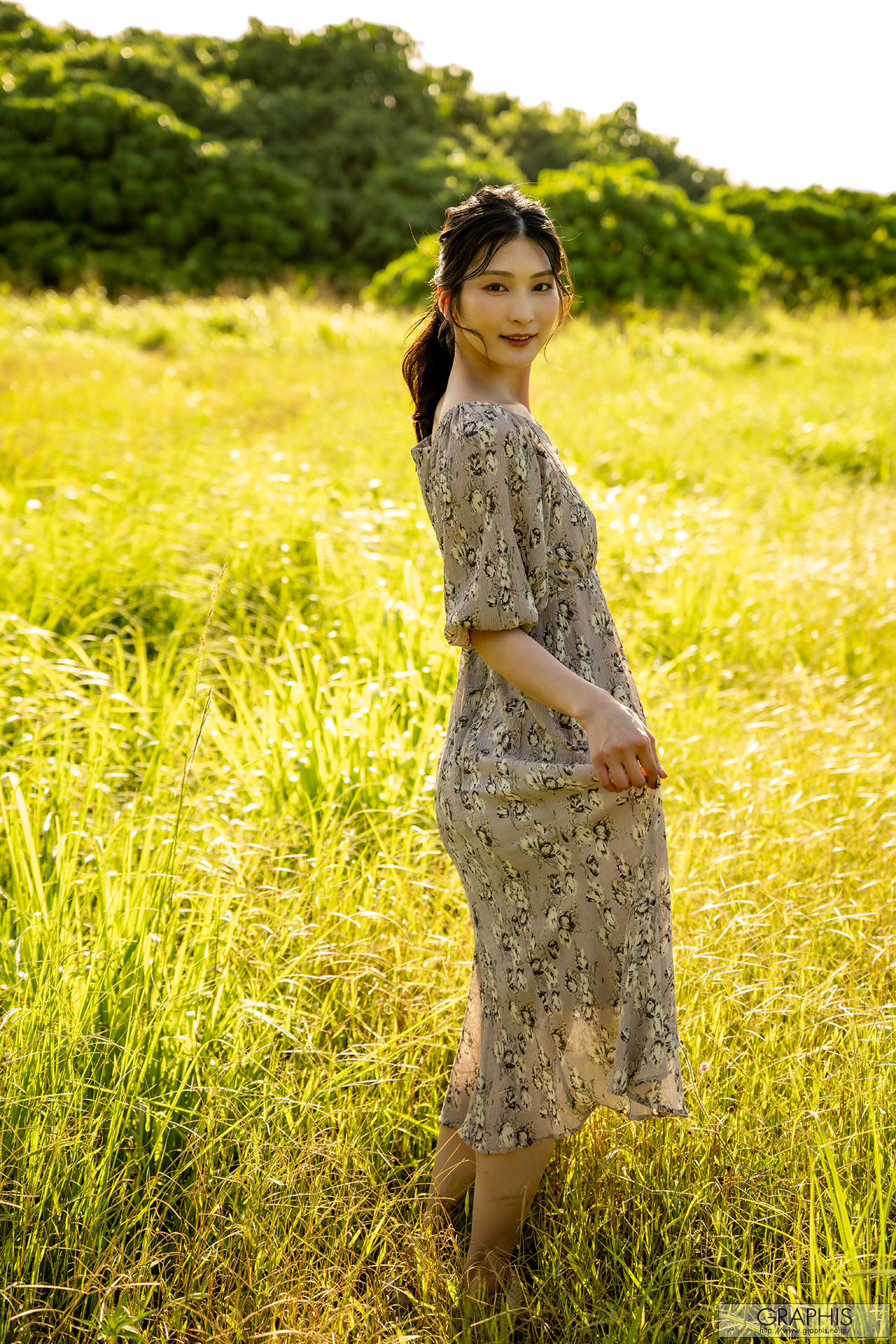 Suzu Honjo 本庄鈴, Graphis Gals 「Devine」 Vol.06