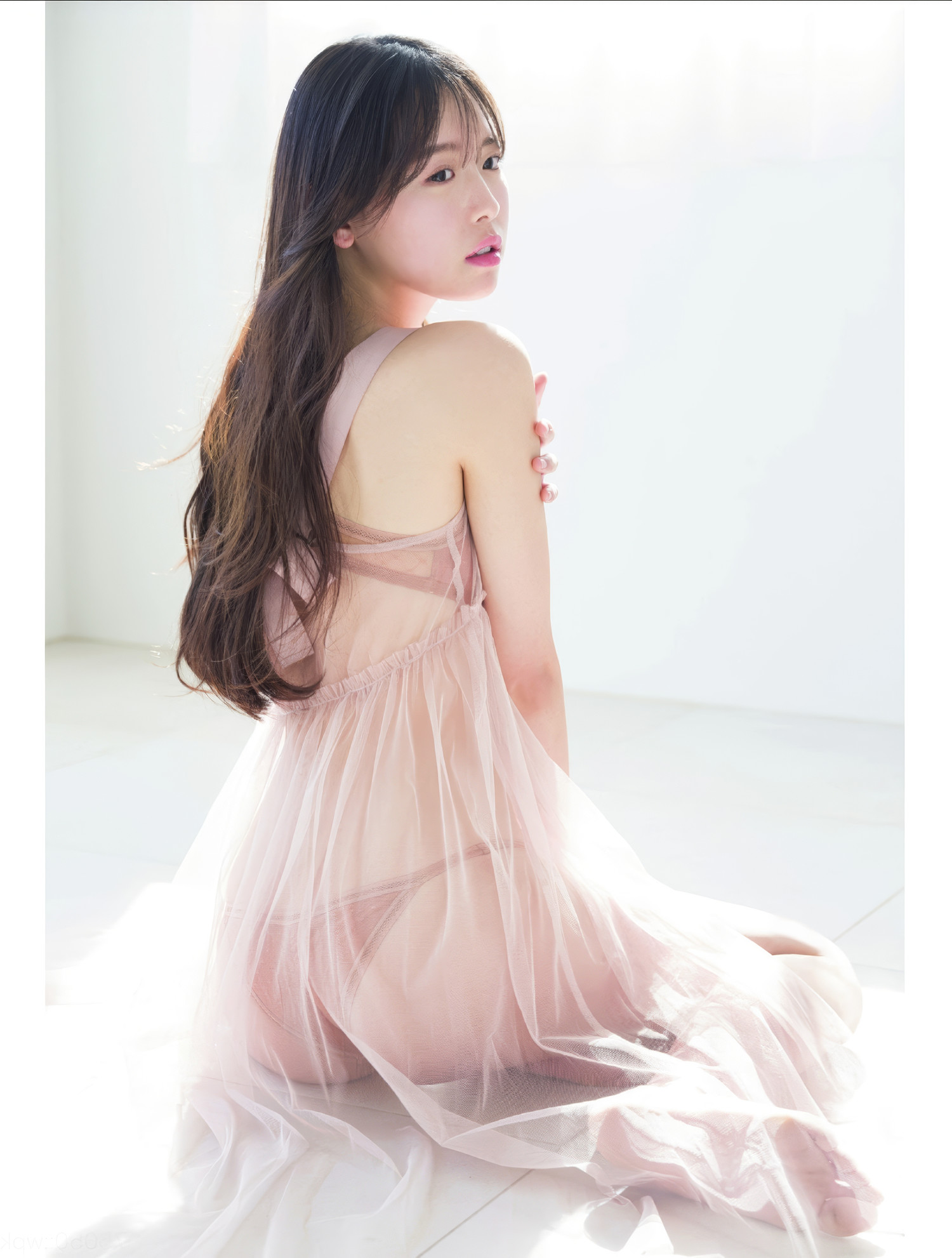 Sara Otaki 大瀧沙羅, FLASH 2025.05.20 (フラッシュ 2025年5月20日号)