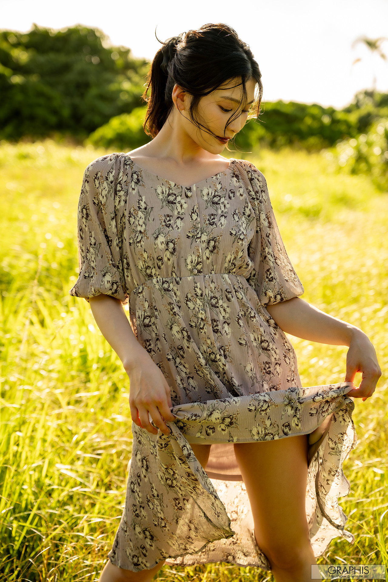 Suzu Honjo 本庄鈴, Graphis Gals 「Devine」 Vol.07