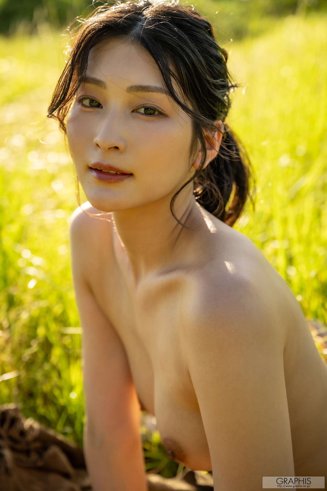 Suzu Honjo 本庄鈴, Graphis Gals 「Devine」 Vol.07