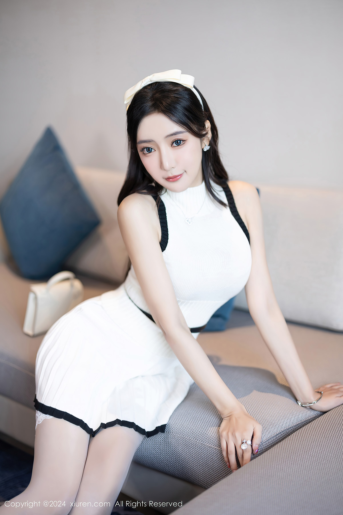 XiuRen秀人网 No.8334 王馨瑶yanni