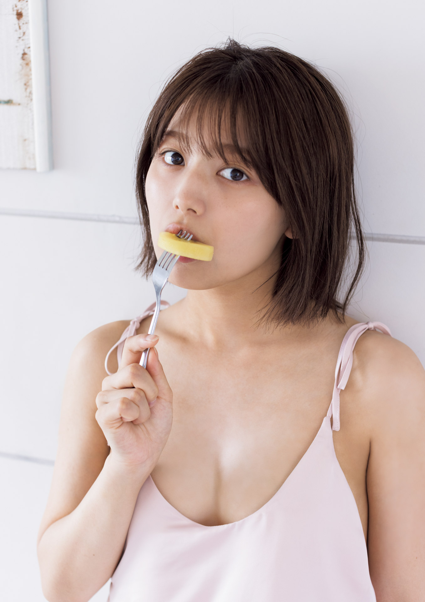 Ruka Kitano 北野瑠華, 1st写真集 「触れて、みる？」 Set.01