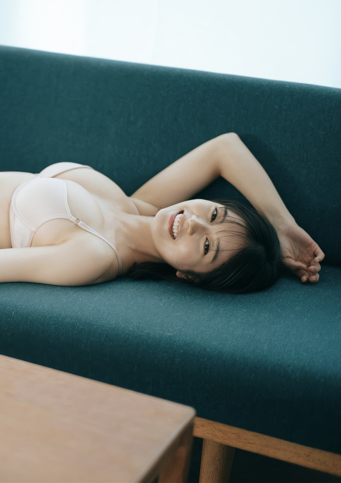Sakurako Okubo 大久保桜子, BRODYデジタル写真集 「BE SHINE」