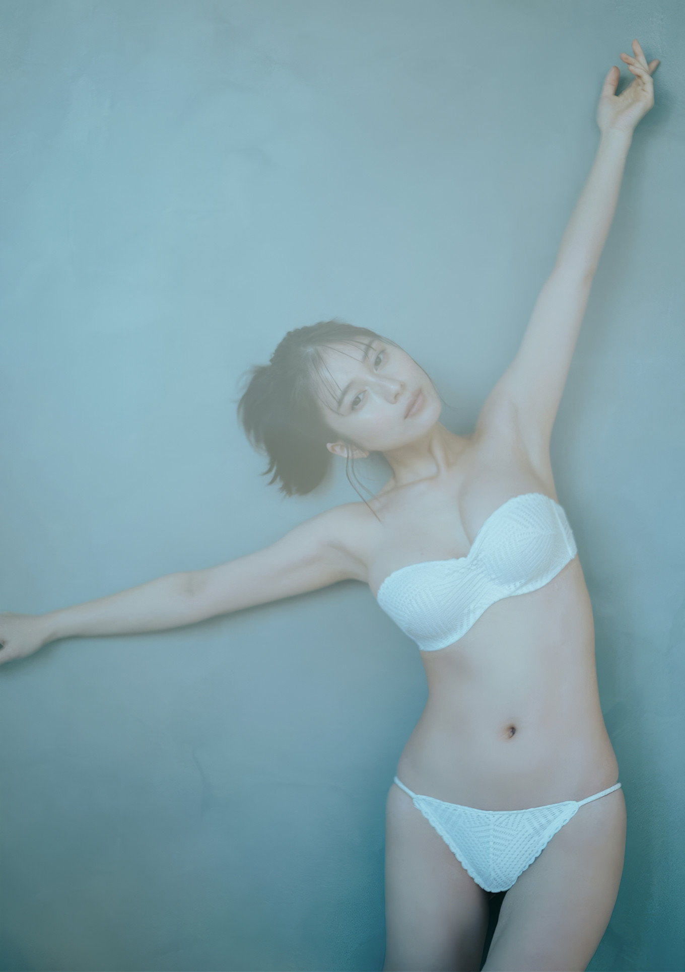 Sakurako Okubo 大久保桜子, BRODYデジタル写真集 「BE SHINE」