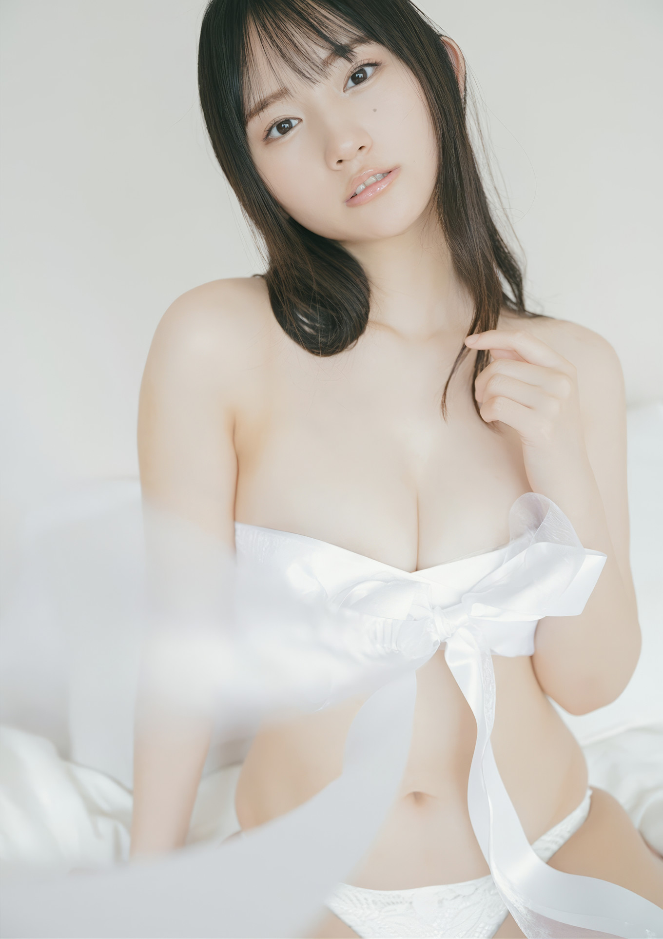 So-Yon そよん, BRODYデジタル写真集 『黄金のフェチズム』 Set.03