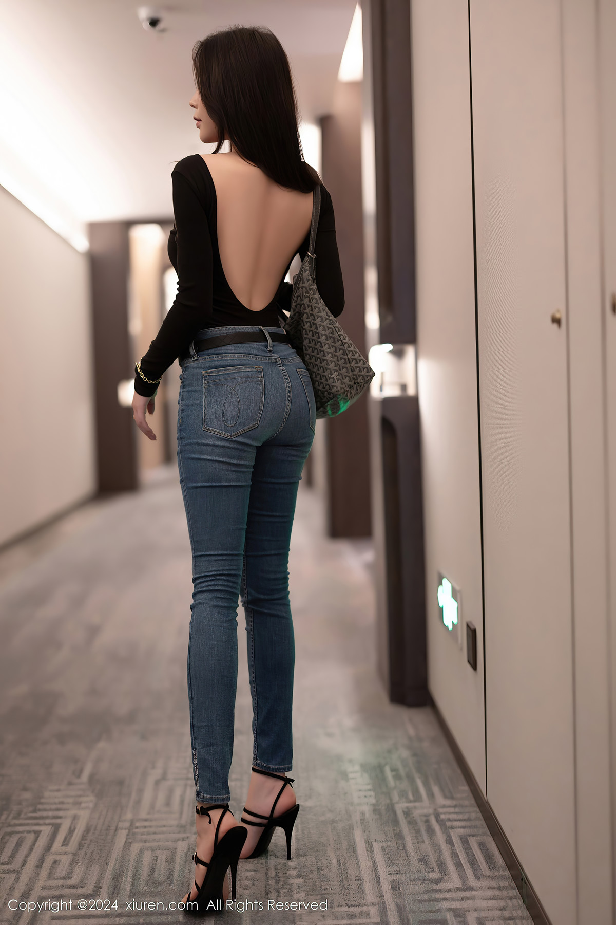 XiuRen秀人网 No.8385 徐莉芝Booty