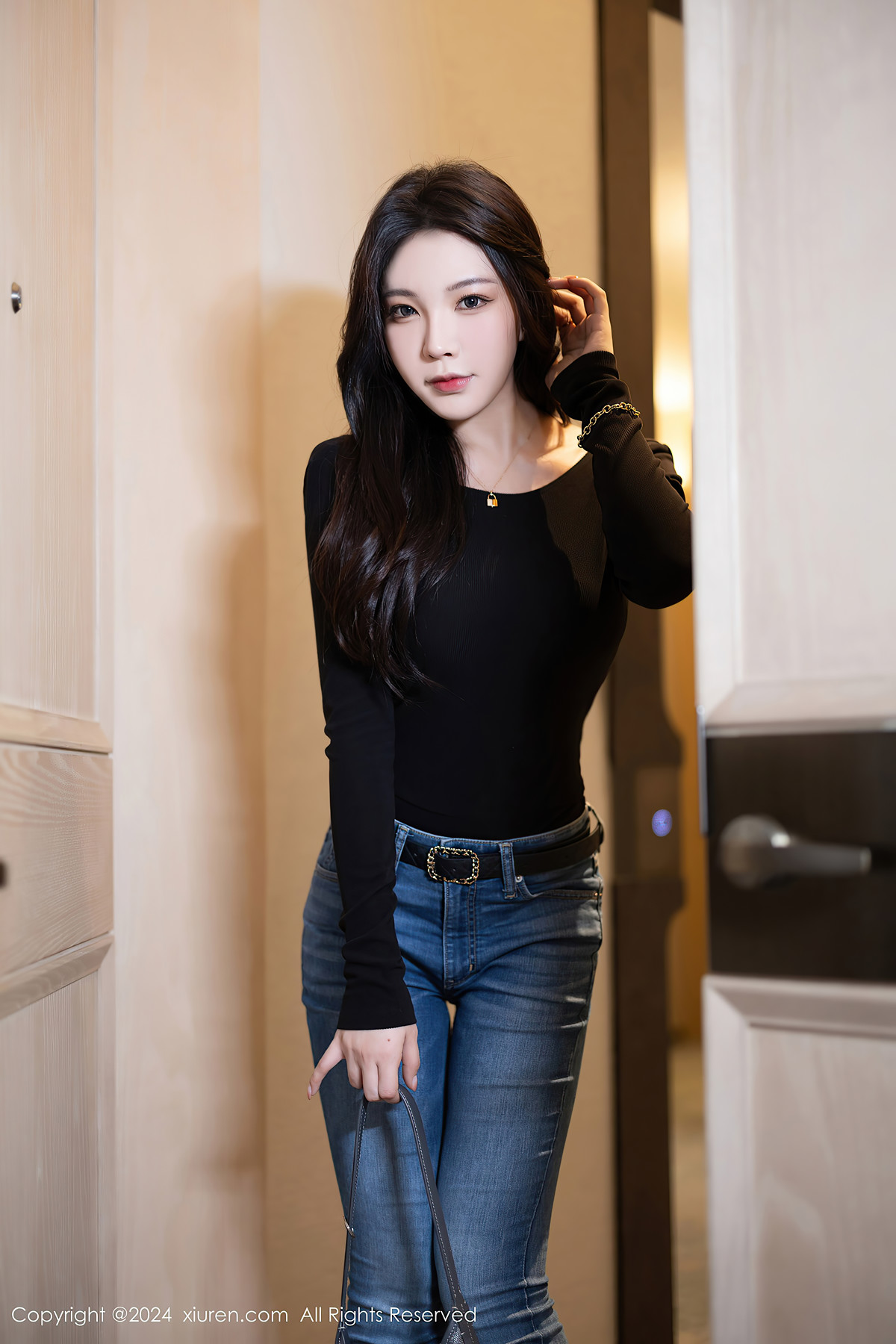 XiuRen秀人网 No.8385 徐莉芝Booty