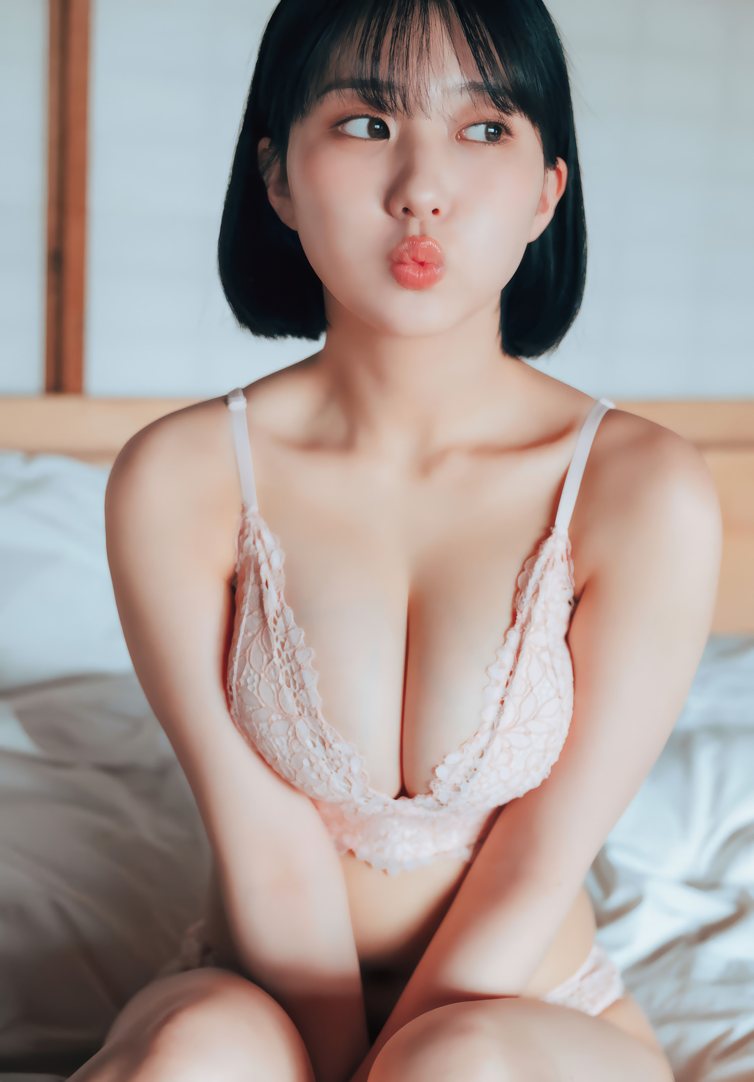 Miku Tanaka 田中美久, Shonen Magazine 2025 No.24 (週刊少年マガジン 2025年24号)