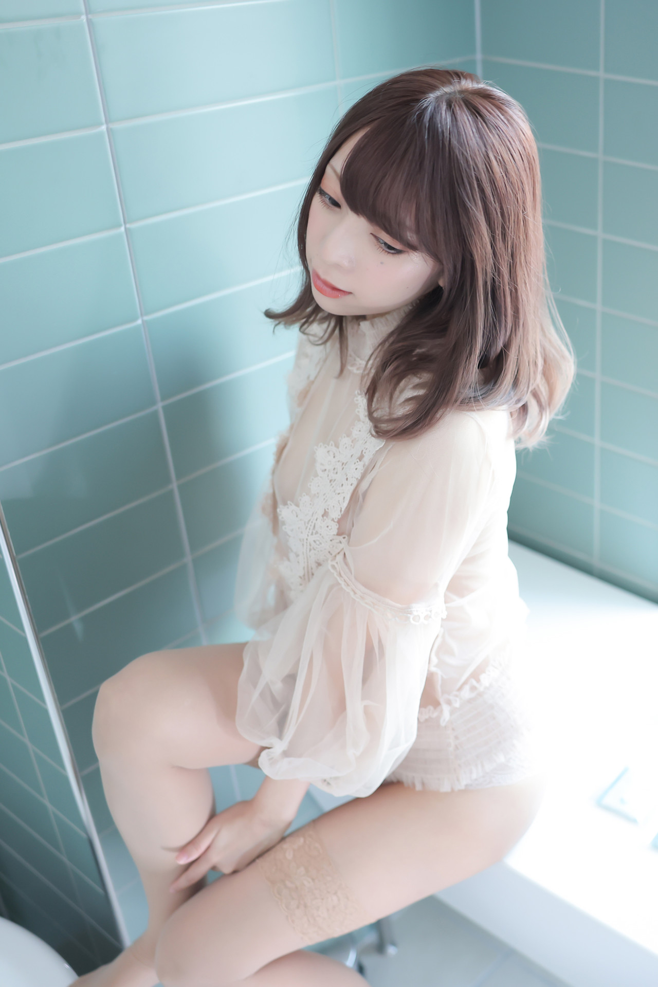 Saki Miyamoto 宮本彩希, 写真集 『Nudie』 Set.02