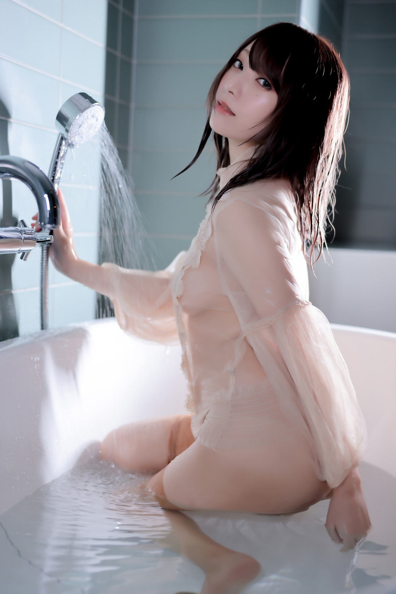 Saki Miyamoto 宮本彩希, 写真集 『Nudie』 Set.02