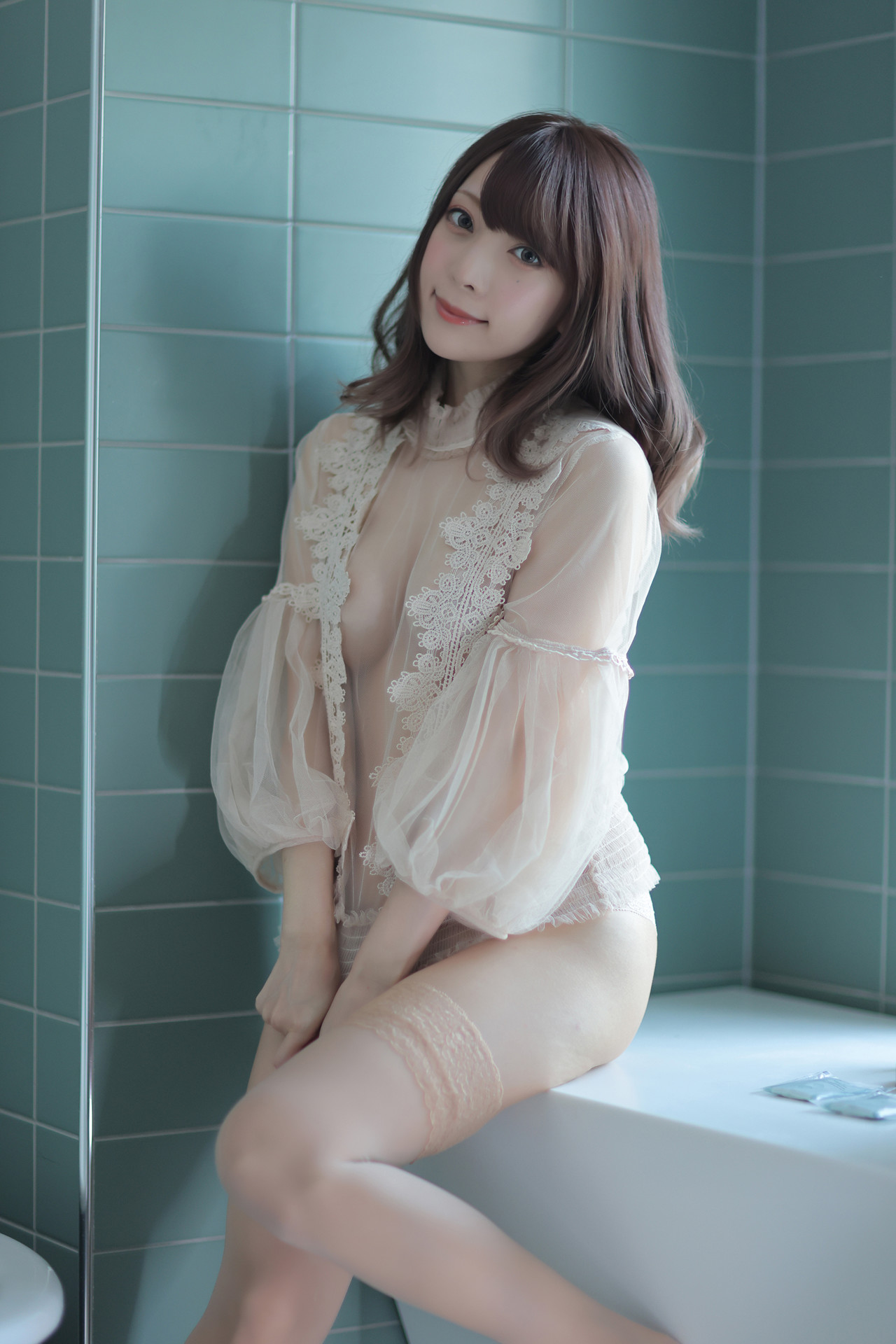Saki Miyamoto 宮本彩希, 写真集 『Nudie』 Set.02