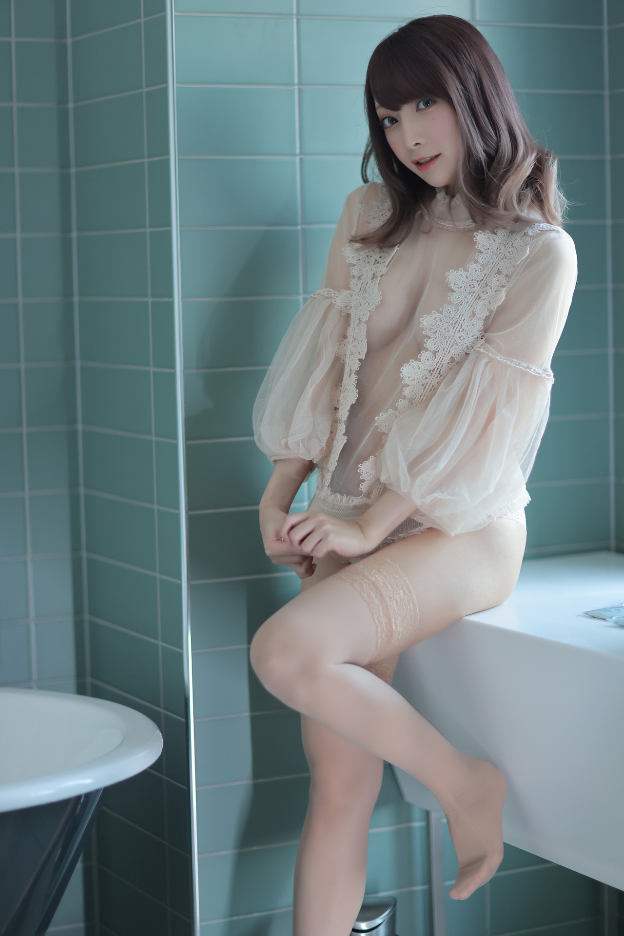 Saki Miyamoto 宮本彩希, 写真集 『Nudie』 Set.02