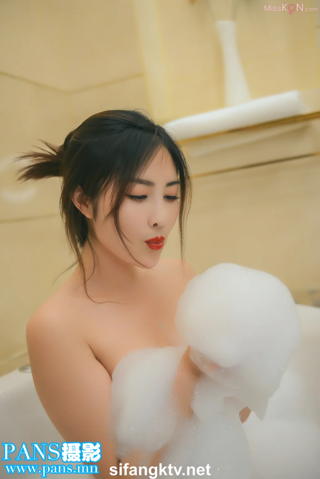 kiki & 佳琪 & 艾米_ PANS 極品 反差 女神 模特 大尺度