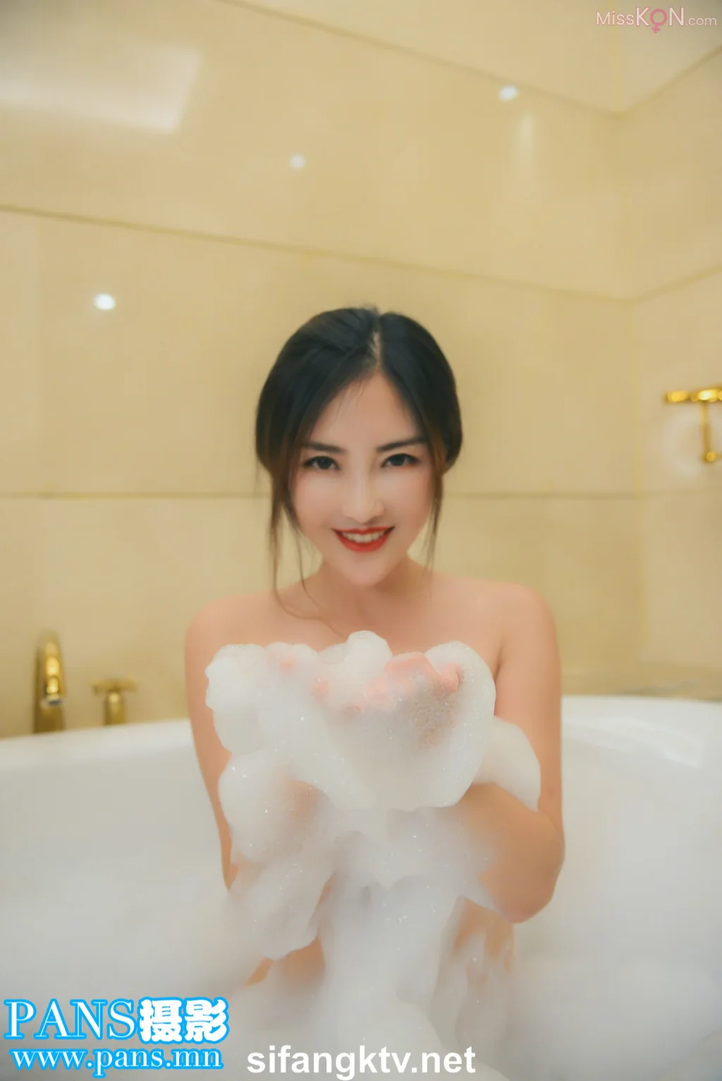 kiki & 佳琪 & 艾米_ PANS 極品 反差 女神 模特 大尺度
