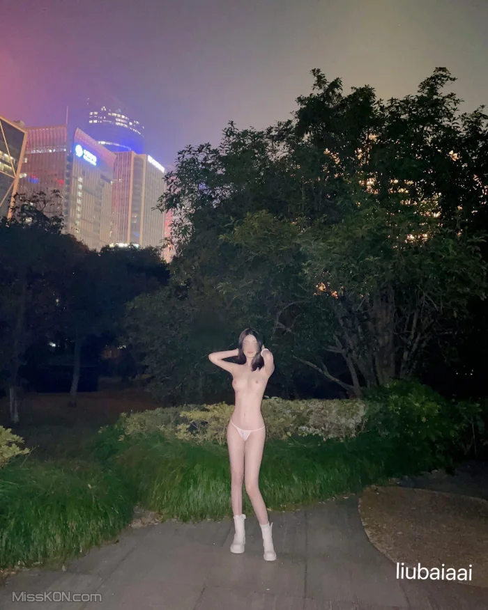 liubaiaai_ 極品女神美穴超粉爽爆啪啪啪