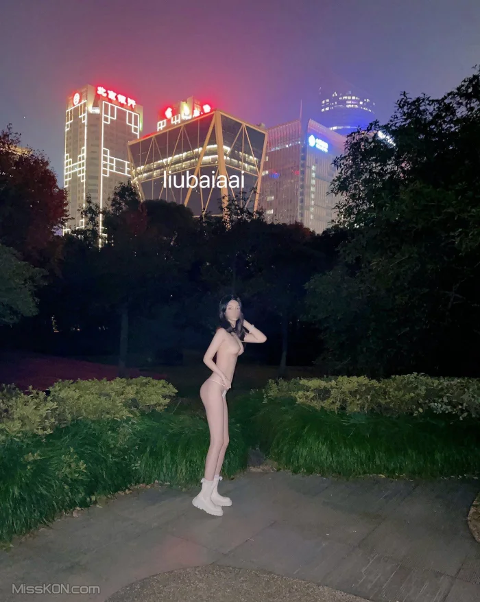 liubaiaai_ 極品女神美穴超粉爽爆啪啪啪