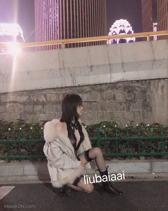 liubaiaai_ 極品女神美穴超粉爽爆啪啪啪