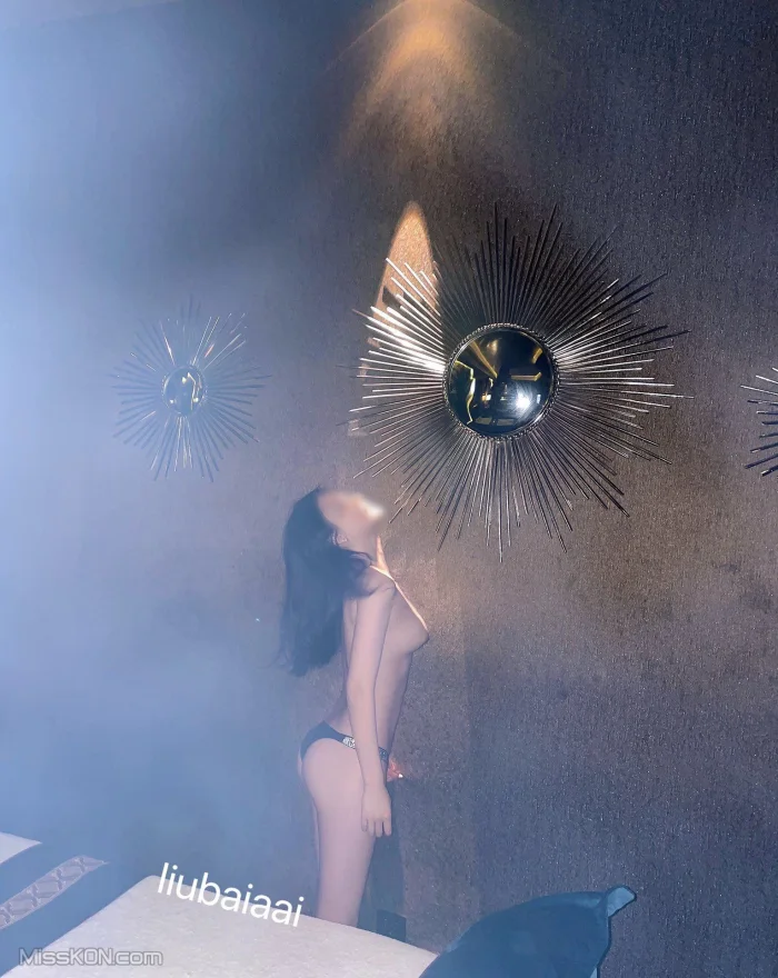 liubaiaai_ 極品女神美穴超粉爽爆啪啪啪