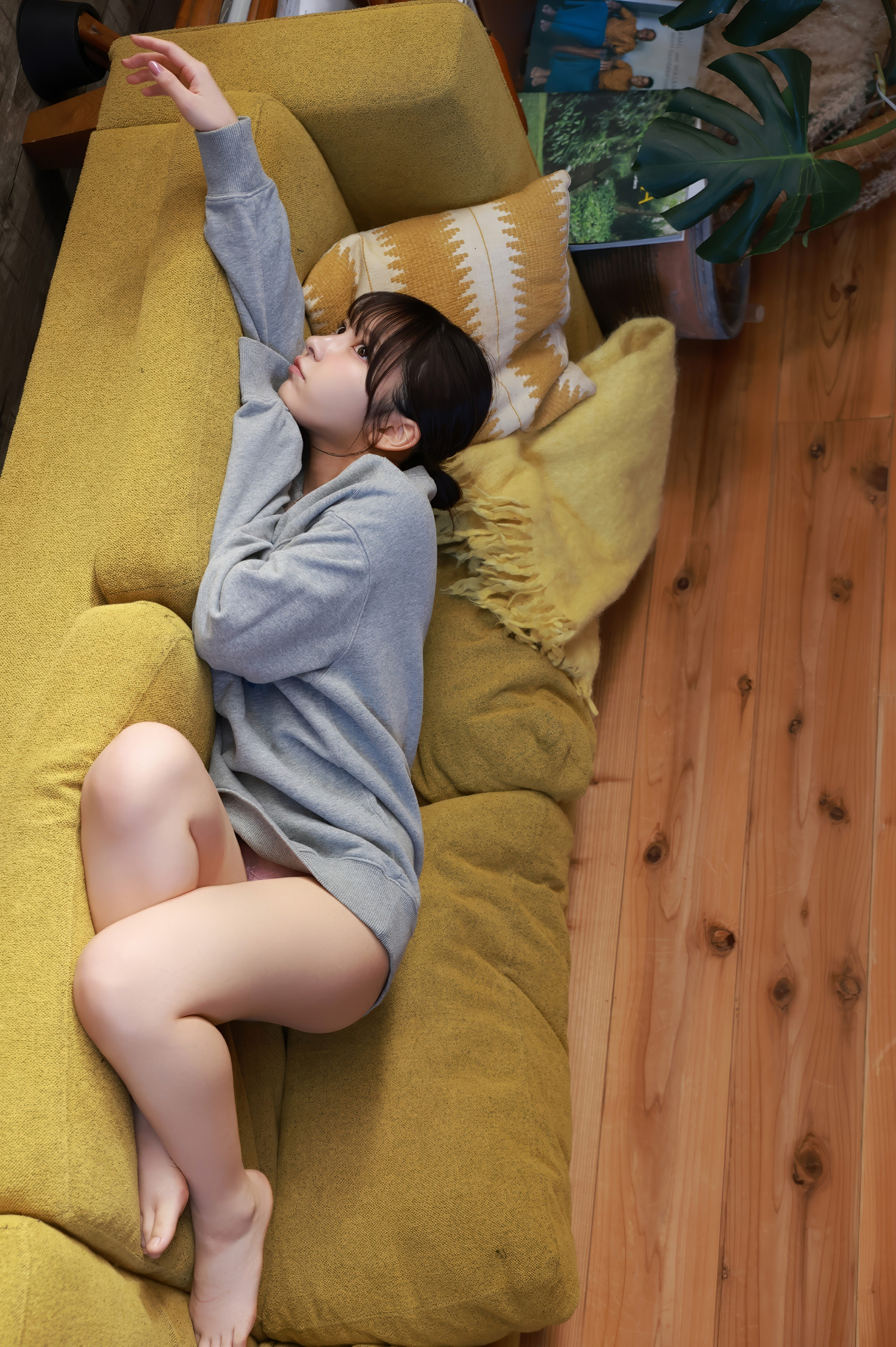 Toumi 十味, 写真集 サンプル版 旬撮ガール ちらつくピンクランジェリー