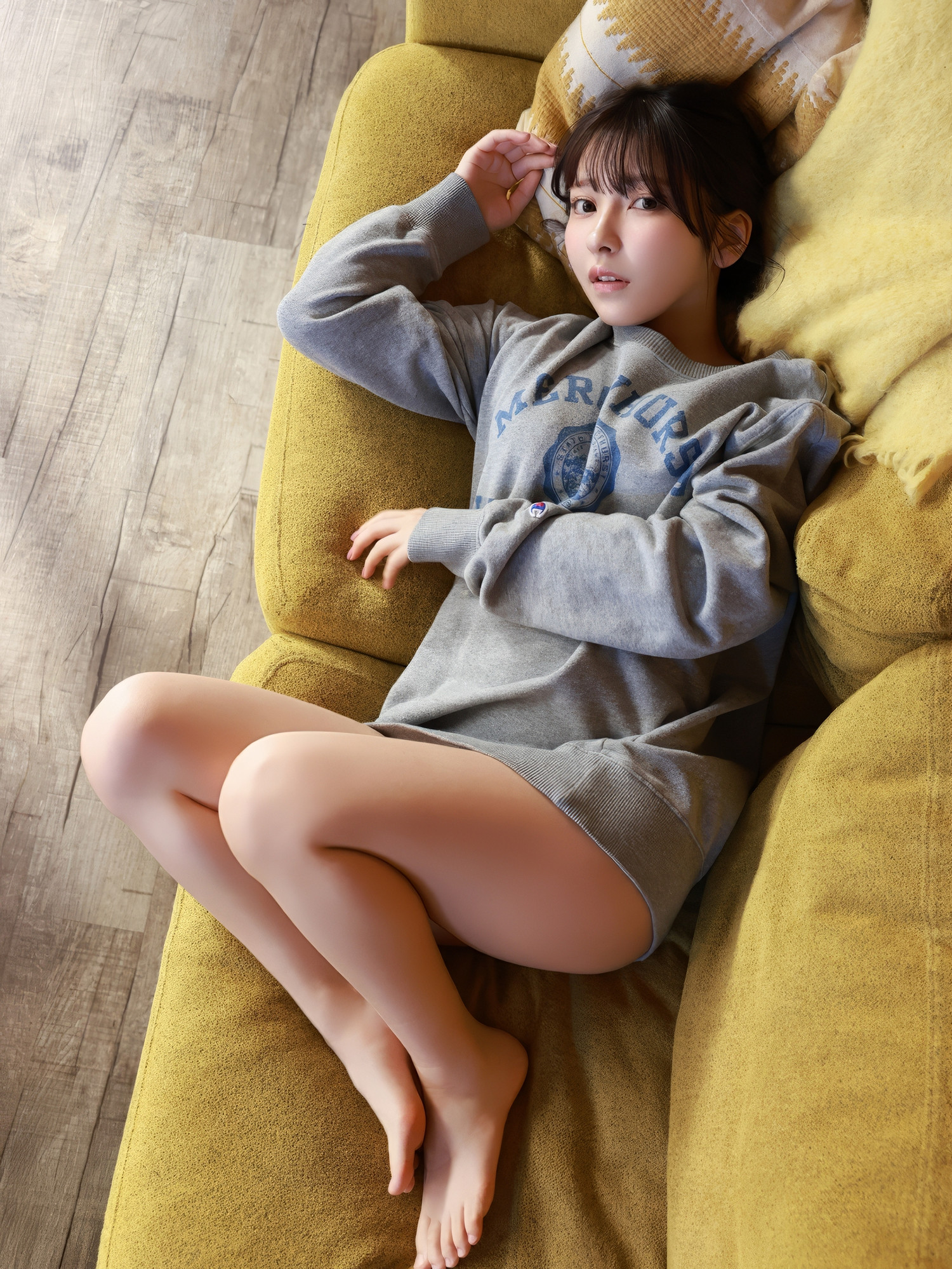 Toumi 十味, 写真集 サンプル版 旬撮ガール ちらつくピンクランジェリー
