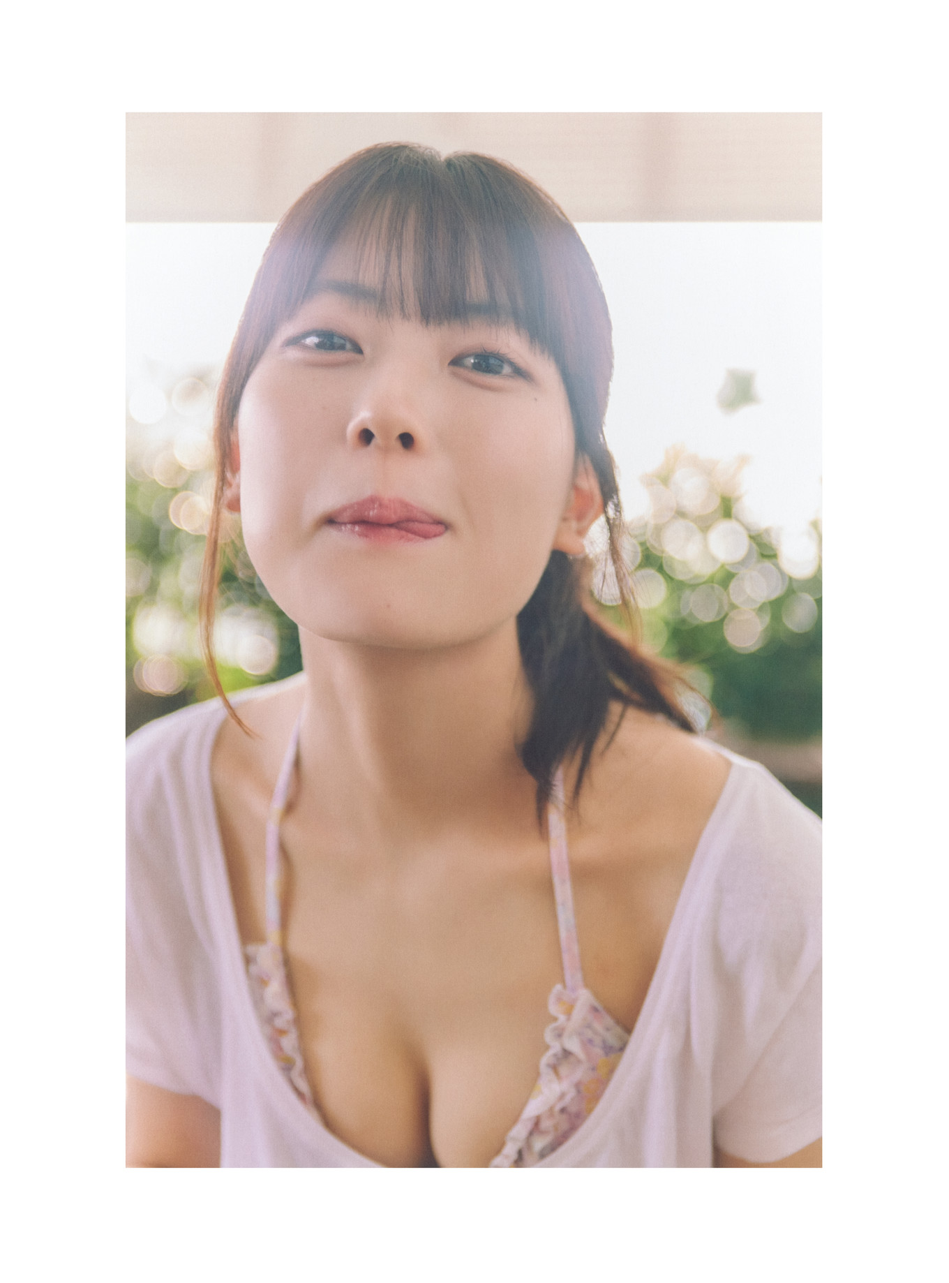 Renka Iwamoto 岩本蓮加, 1st写真集 「いたずらな風」 Set.05