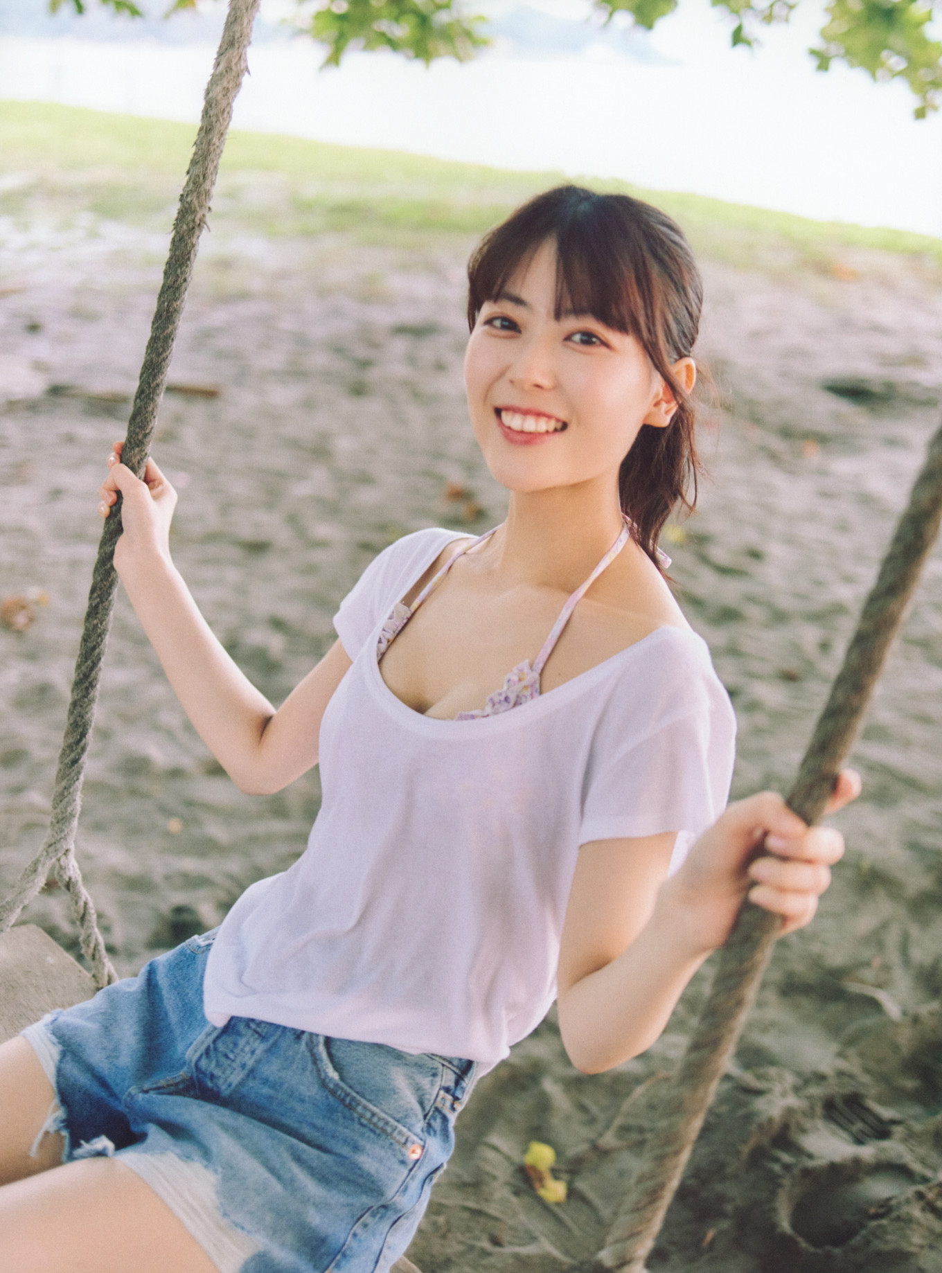 Renka Iwamoto 岩本蓮加, 1st写真集 「いたずらな風」 Set.05