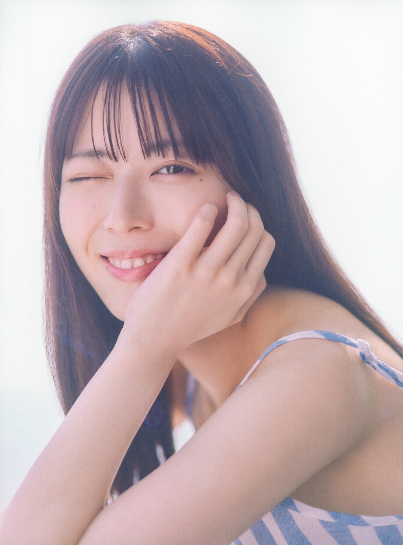 Renka Iwamoto 岩本蓮加, 1st写真集 「いたずらな風」 Set.03
