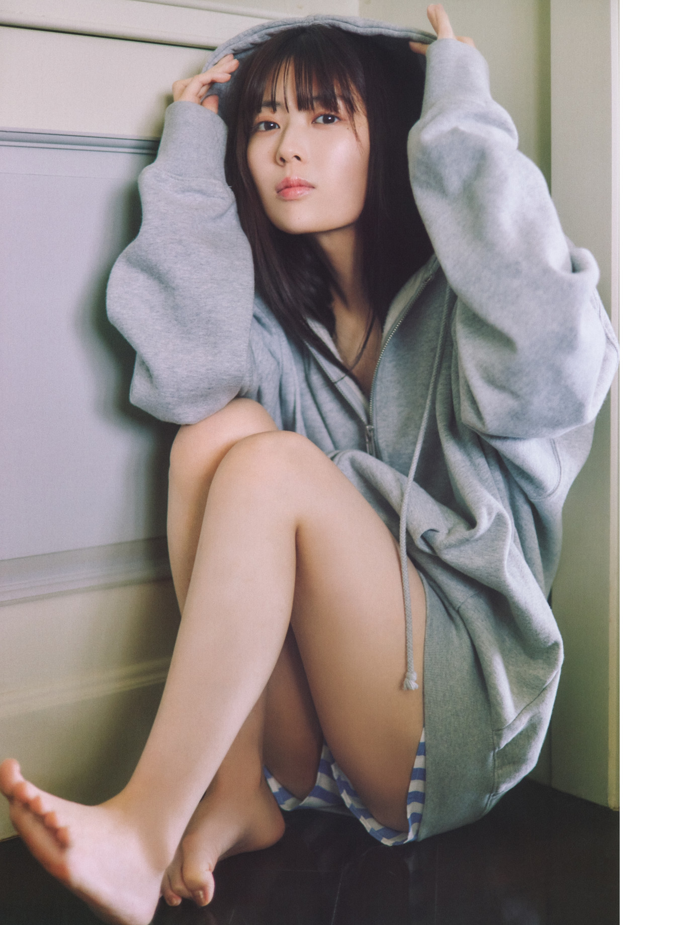 Renka Iwamoto 岩本蓮加, 1st写真集 「いたずらな風」 Set.03