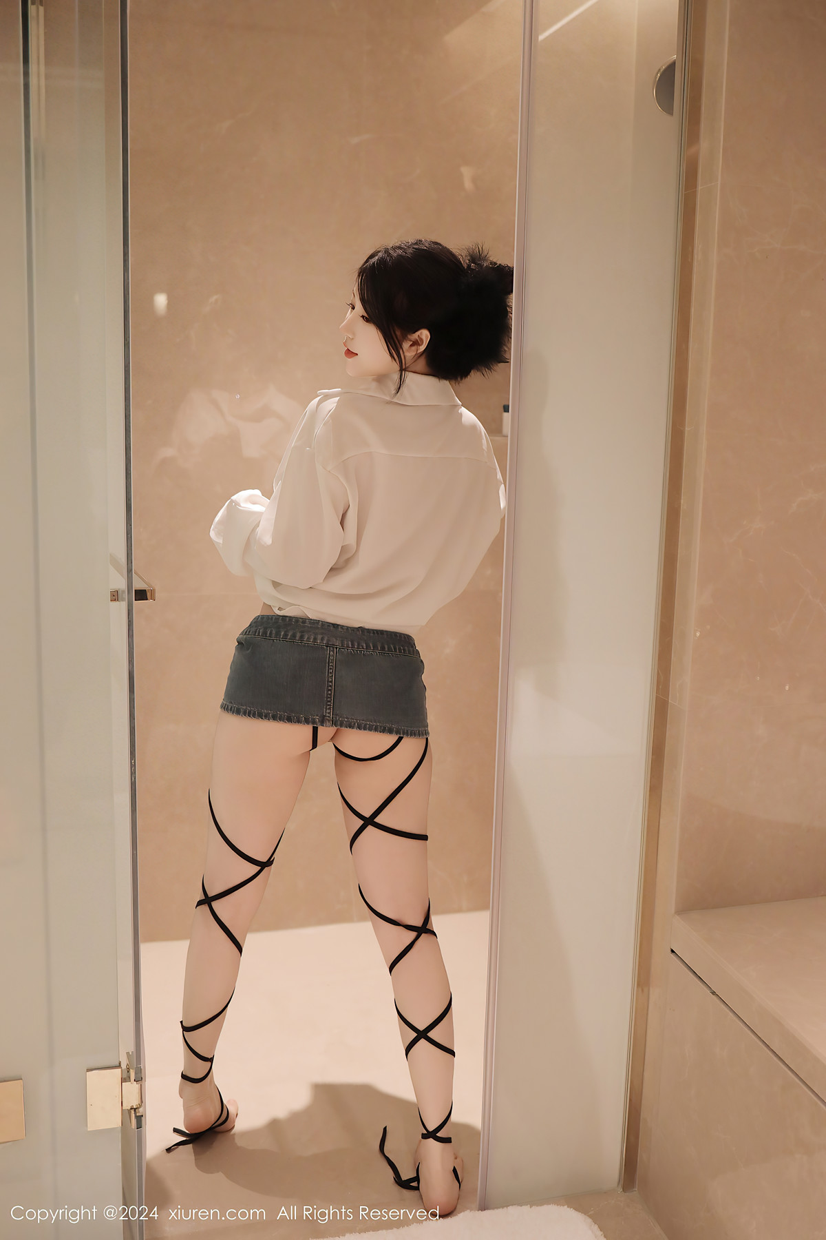 XiuRen秀人网 No.8400 陈小花ChenXiaohua