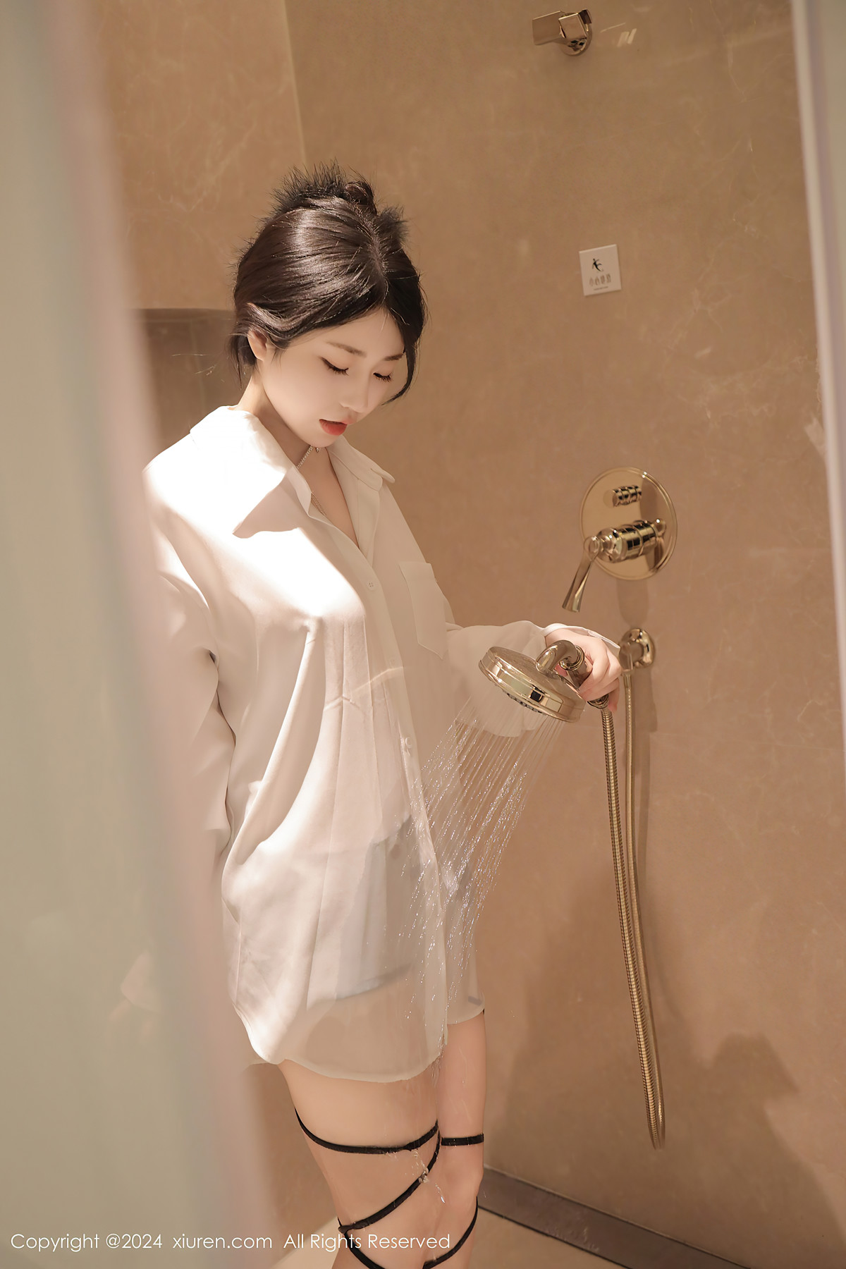 XiuRen秀人网 No.8400 陈小花ChenXiaohua