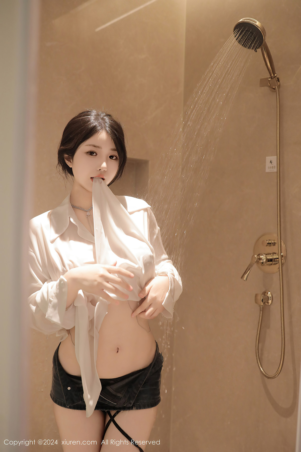 XiuRen秀人网 No.8400 陈小花ChenXiaohua
