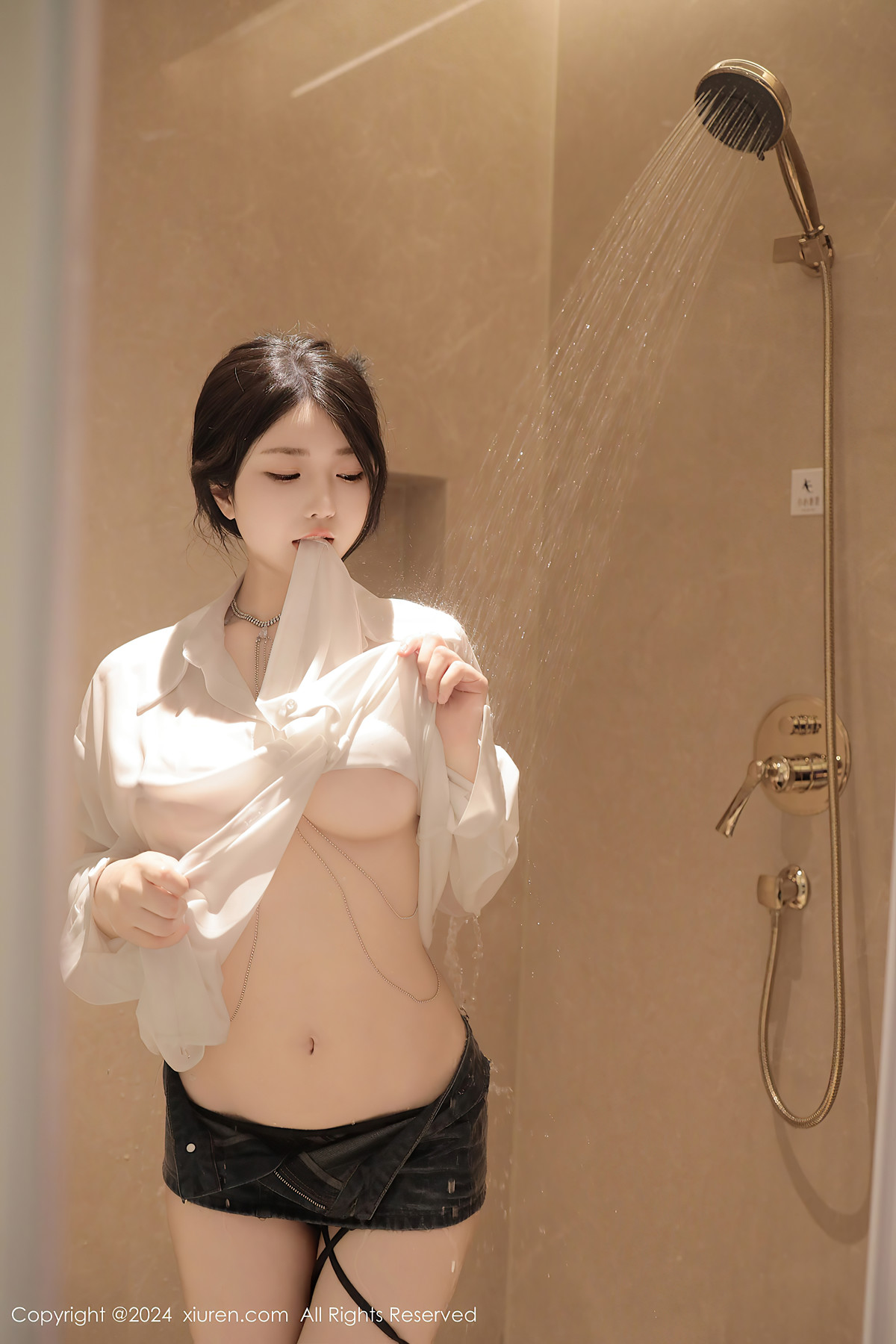 XiuRen秀人网 No.8400 陈小花ChenXiaohua