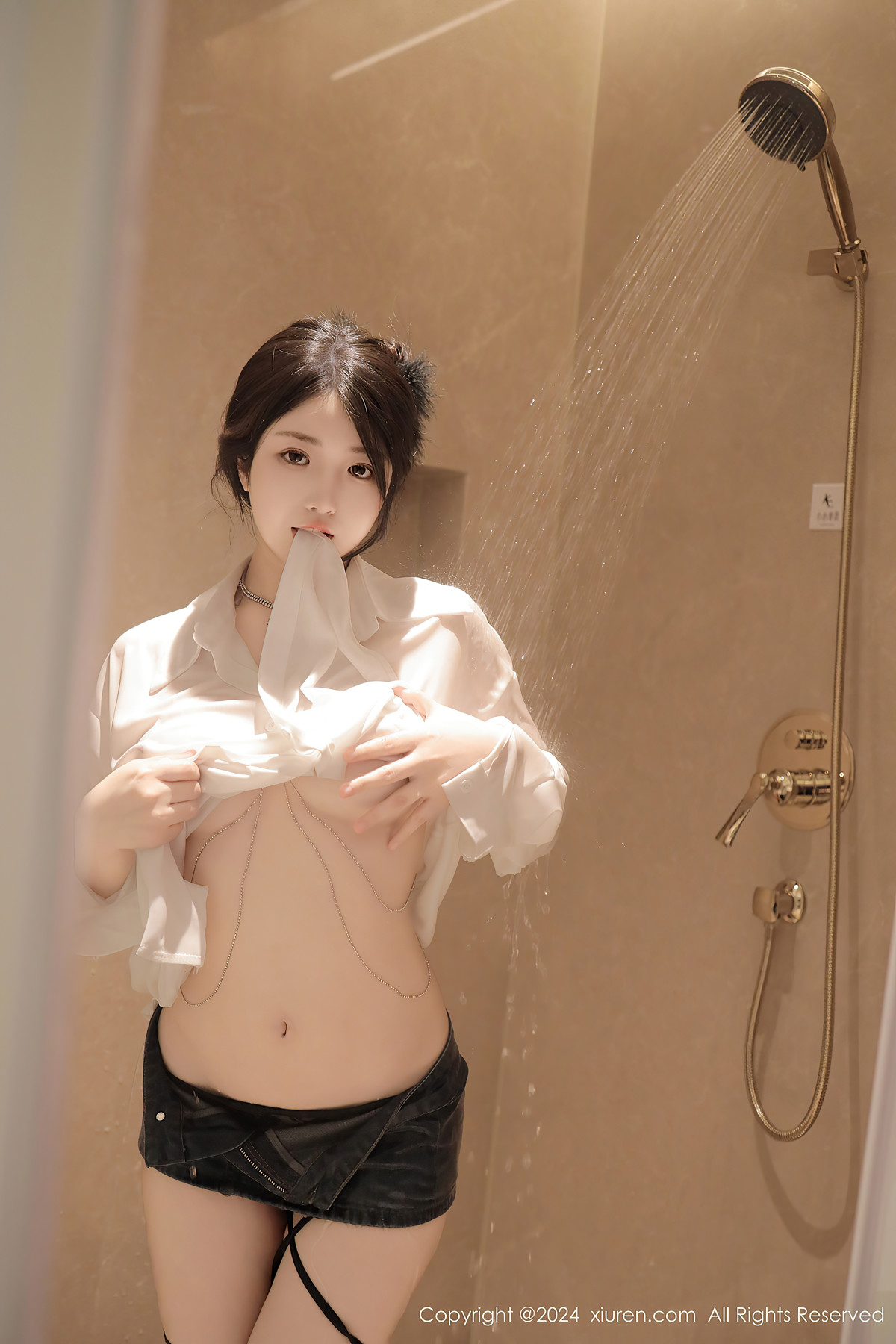 XiuRen秀人网 No.8400 陈小花ChenXiaohua