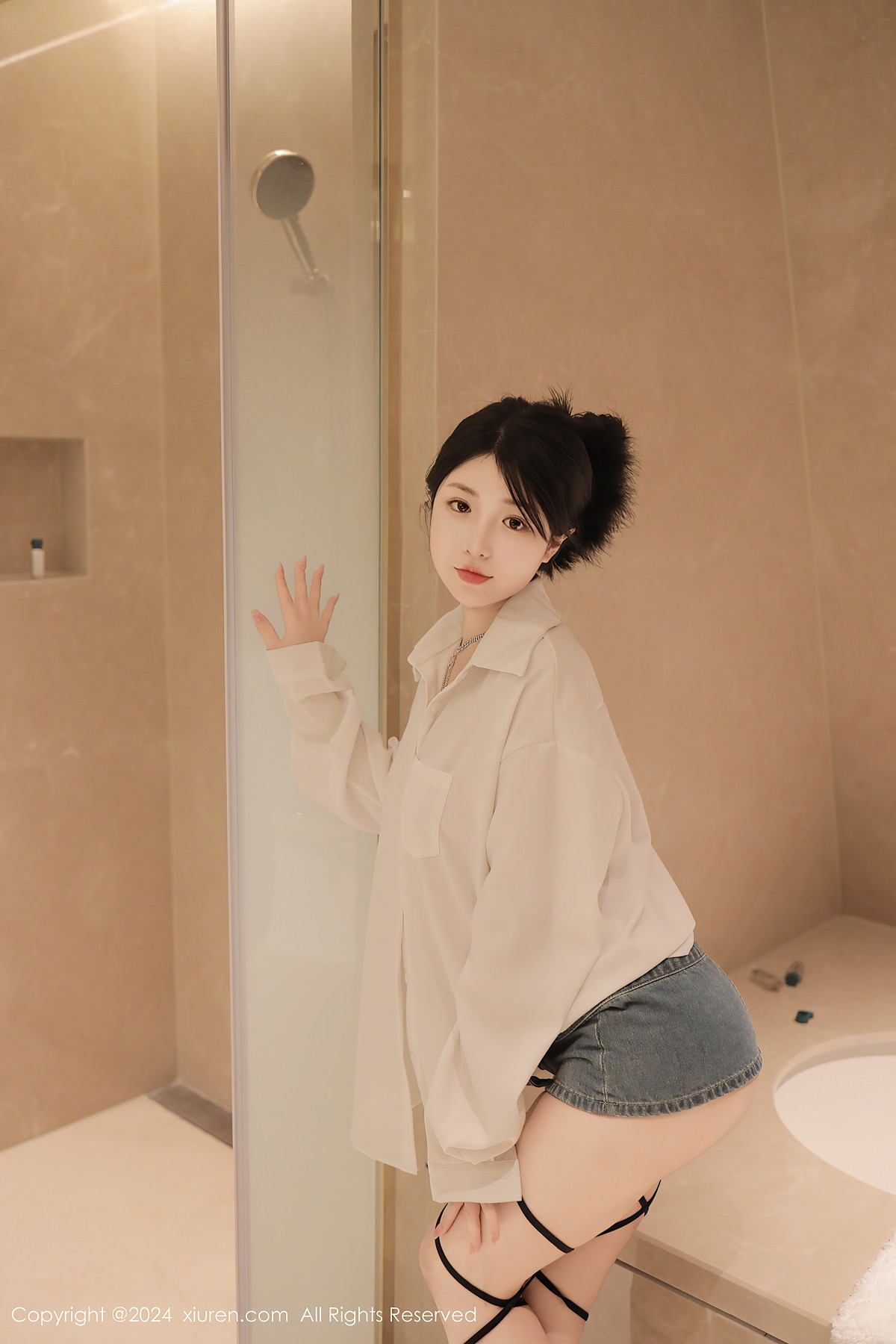 XiuRen秀人网 No.8400 陈小花ChenXiaohua