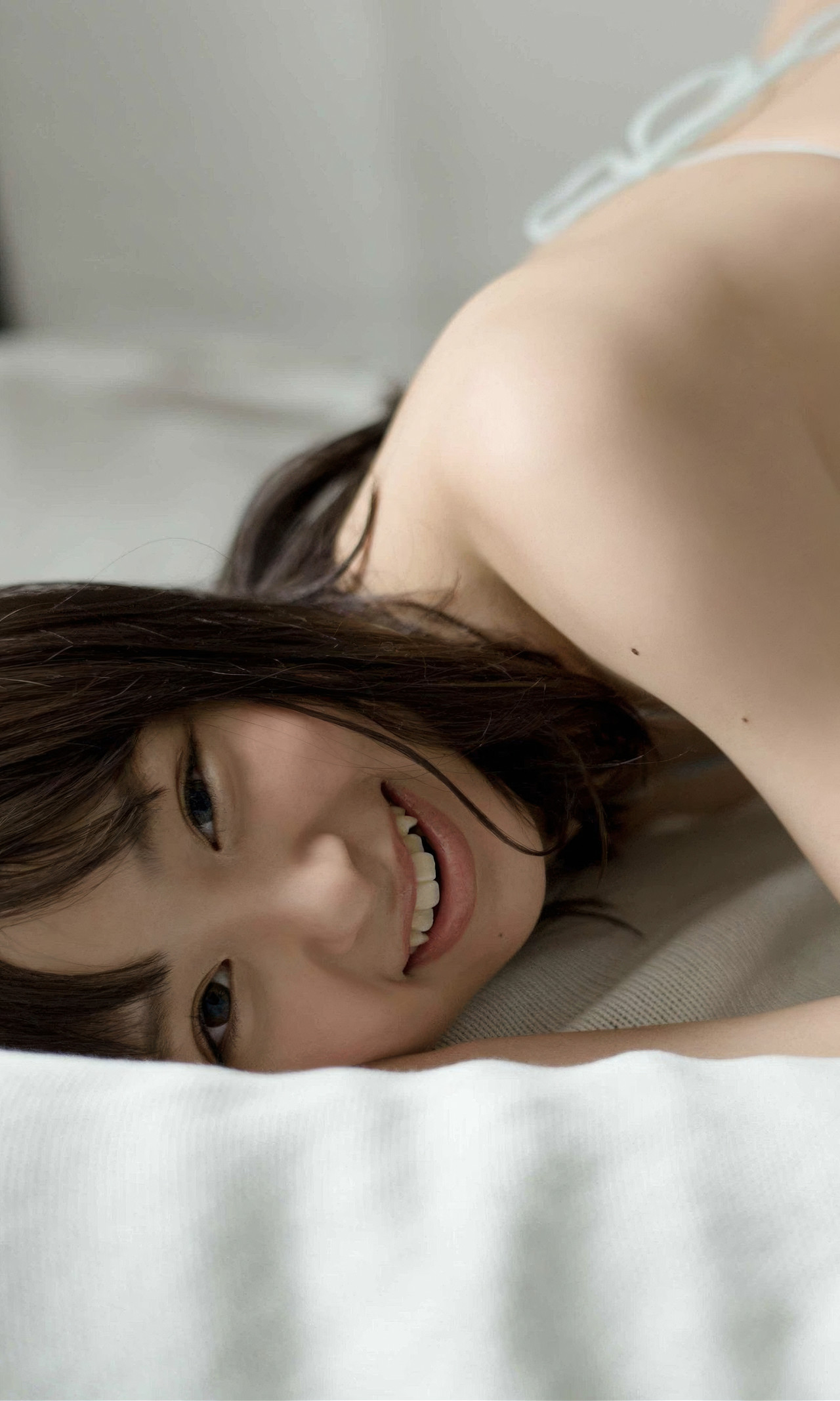Rena Sato 佐藤麗奈, 週プレ Photo Book 「不思議の国のさとれな」 Set.01